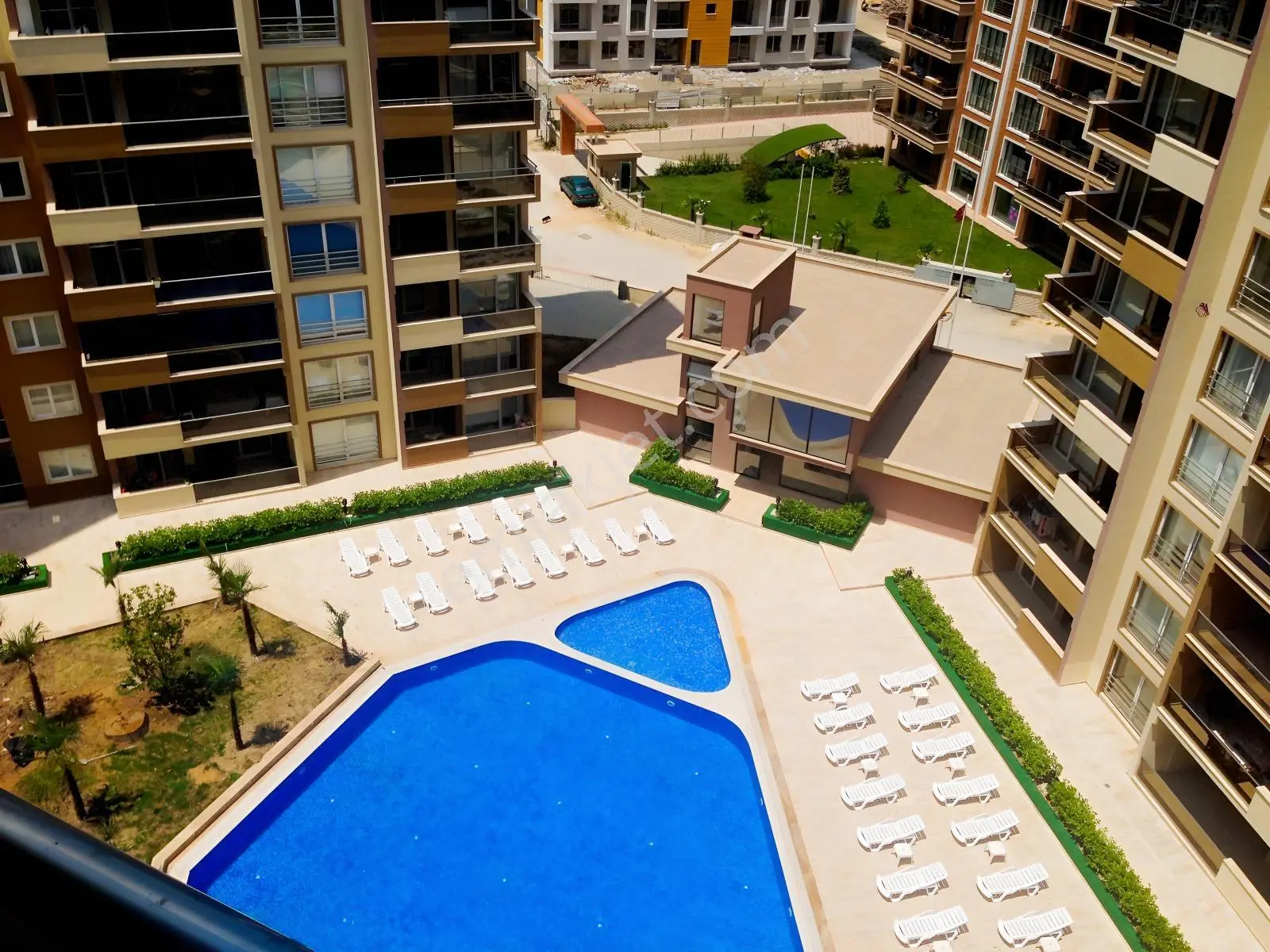 23 Nisan Mahallesi Sertepe Sitesinde Beyaz Eşyalı 1+1 Daire