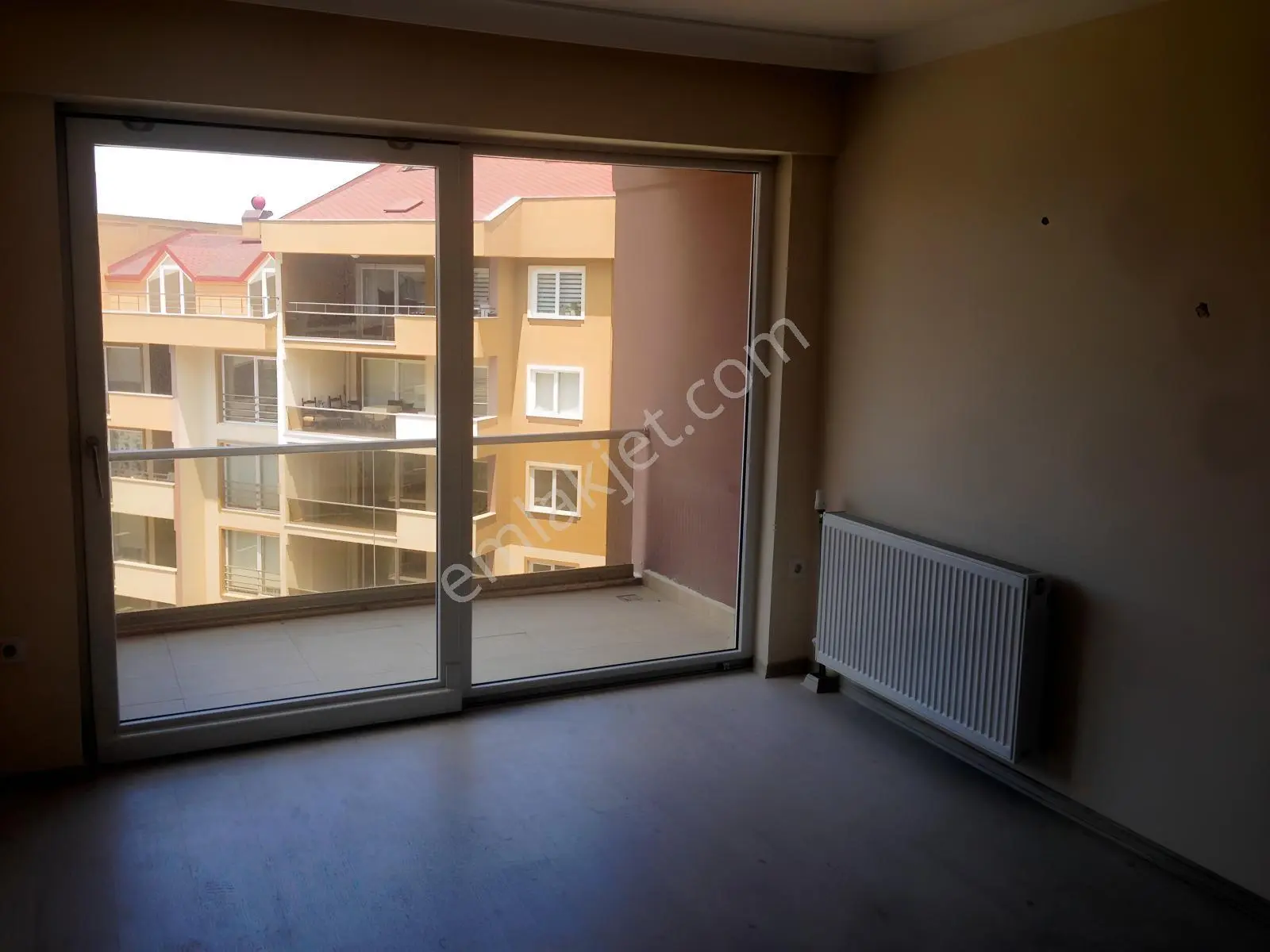 23 Nisan Mahallesi Sertepe Sitesinde Beyaz Eşyalı 1+1 Daire - Görsel 4