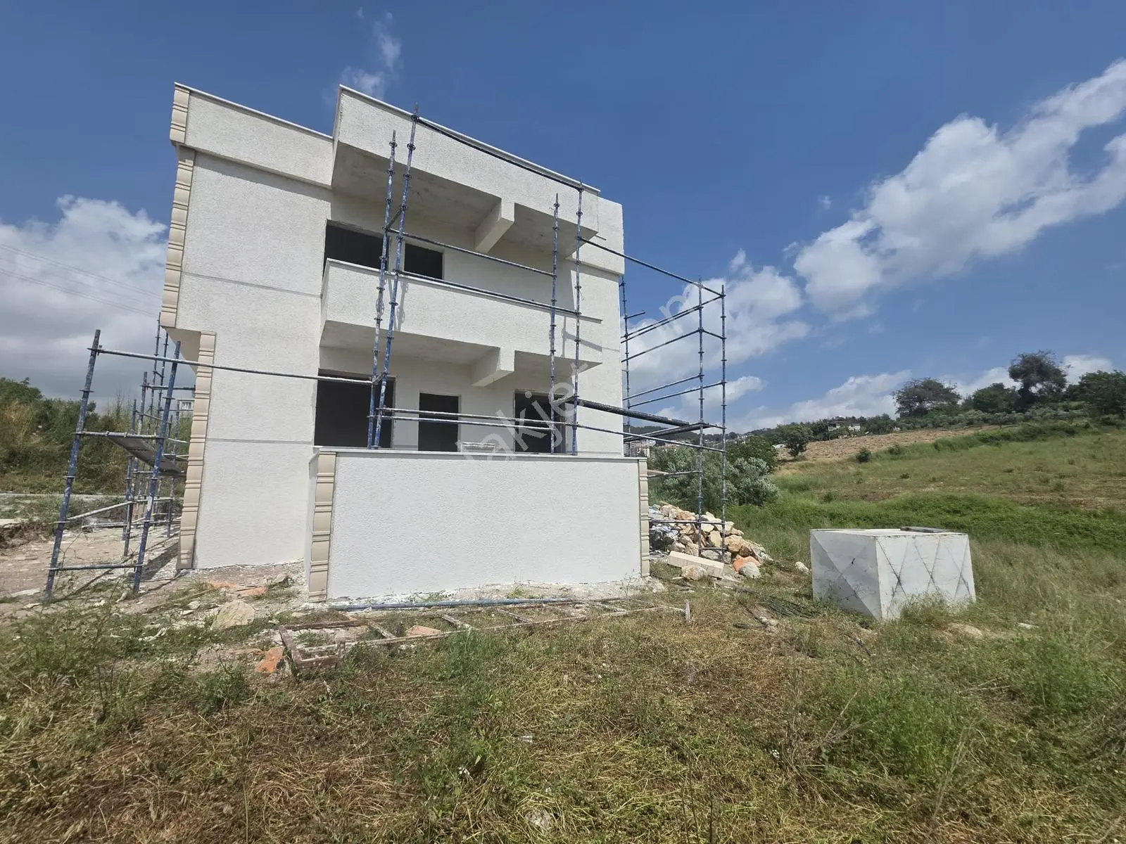 Oflaz Emlaktan Satılık 3+1 Müstakil Daire