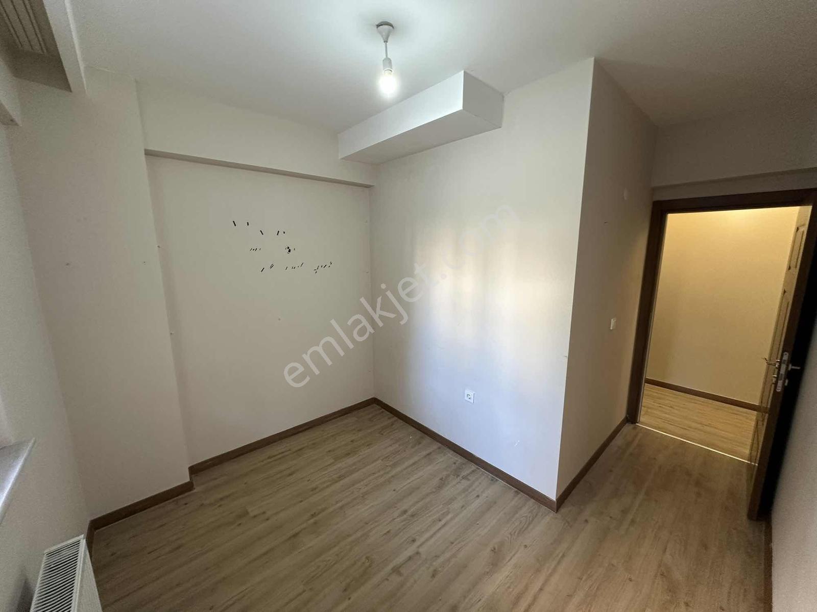 Kapaklı Belediye Meydanında 2+1 Giriş Kat Satılık Daire - Görsel 6