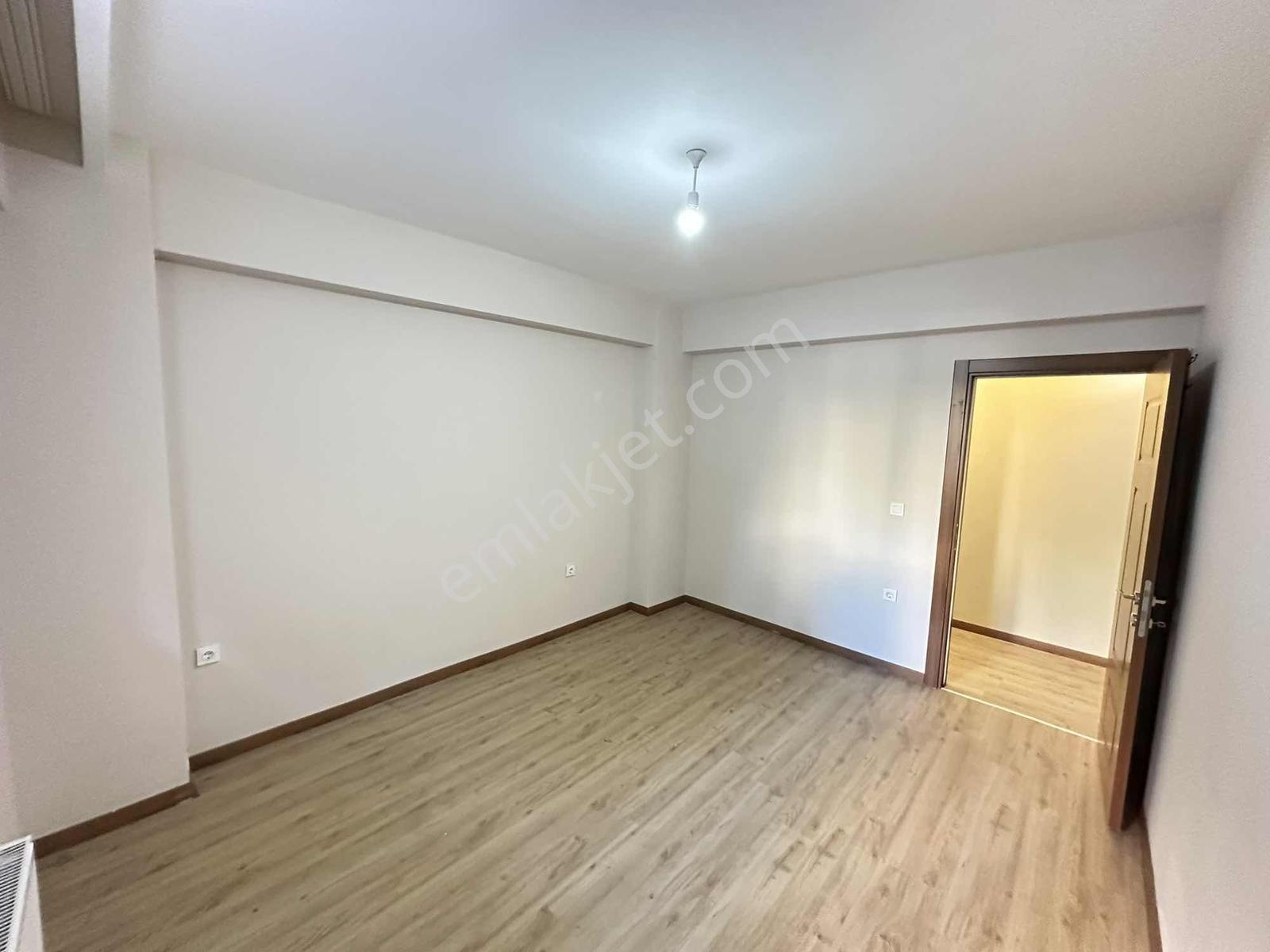 Kapaklı Belediye Meydanında 2+1 Giriş Kat Satılık Daire - Görsel 12