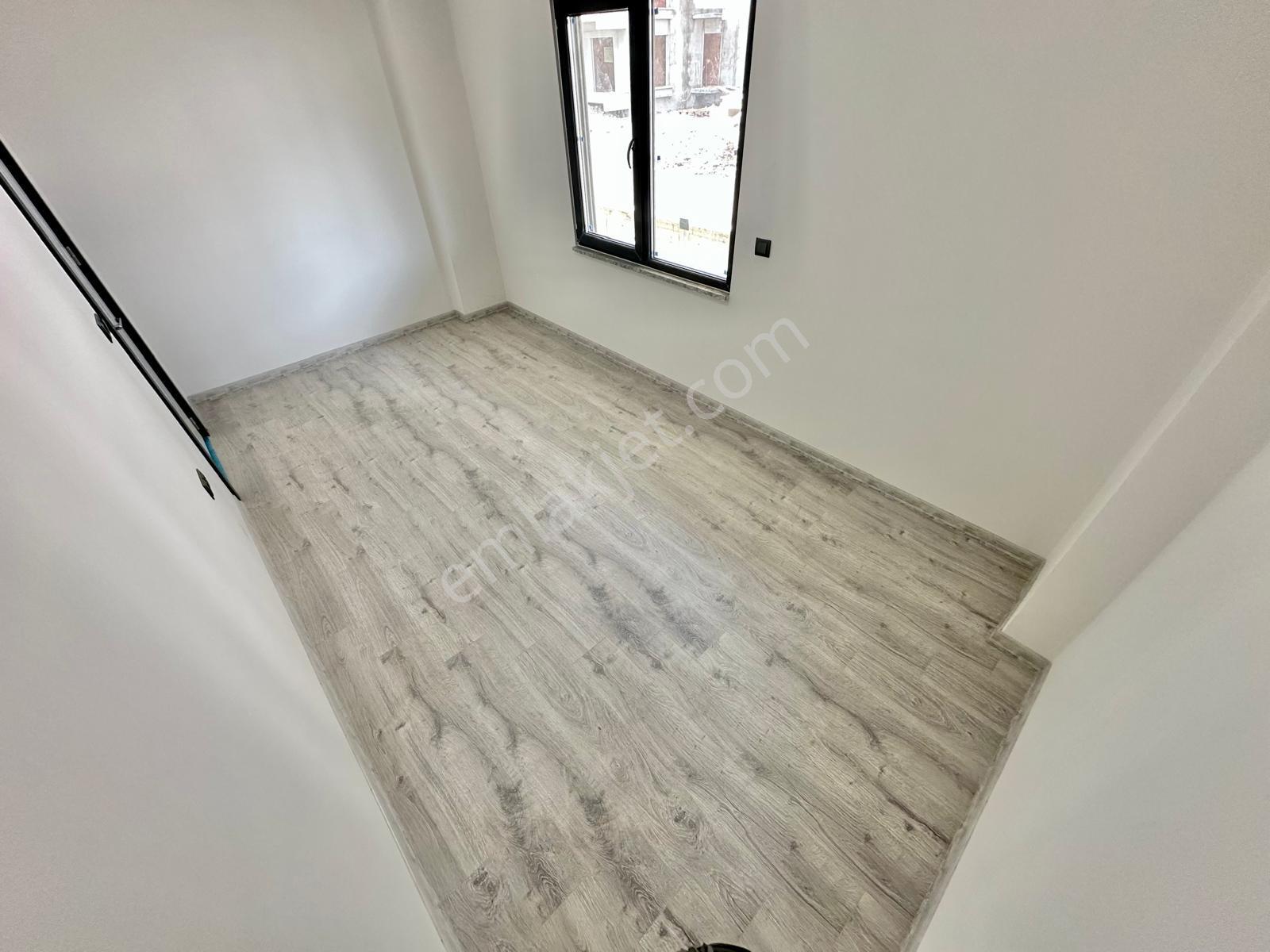 ⭐akçay Ay Emlak'tan⭐ Kapalı Balkonlu Yerden Isıtmalı Şık Tasarımlı Ön Cephe Satılık 1+1 Lüks Daire - Görsel 18