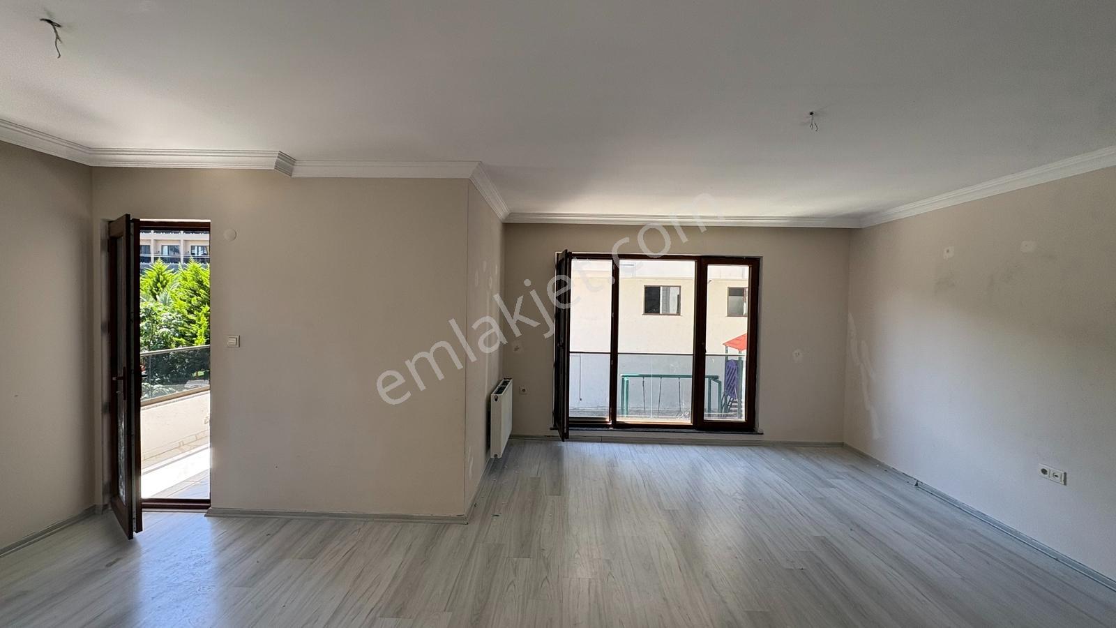 Rw Taka | Kaşüstü Merkezde Geniş Site İçi Kiralık 3+1 Daire - Görsel 7