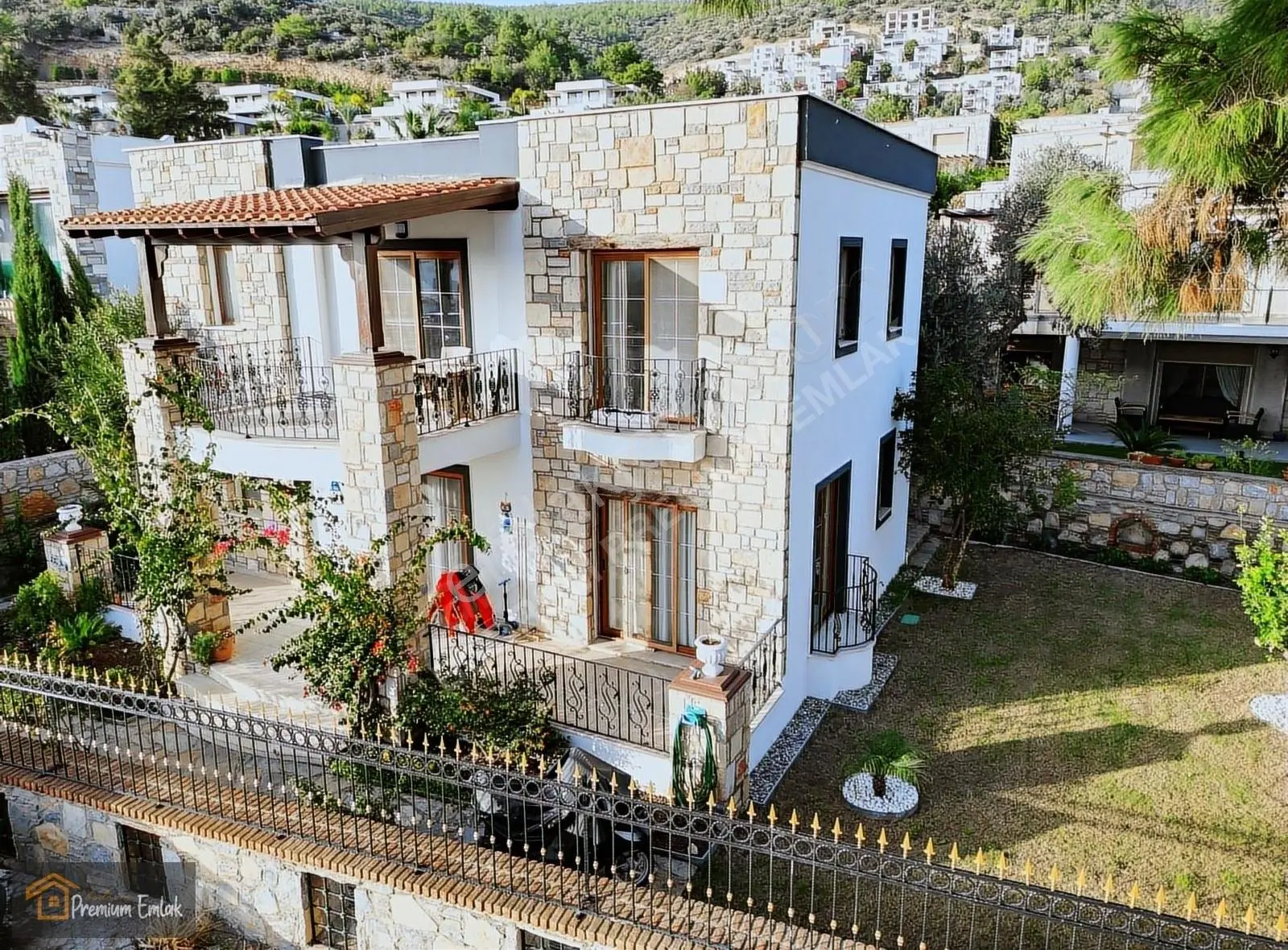 Bodrum Merkezde Kale Deniz Manzaralı 500 Mt2 Müstakil Köşe Villa - Görsel 11