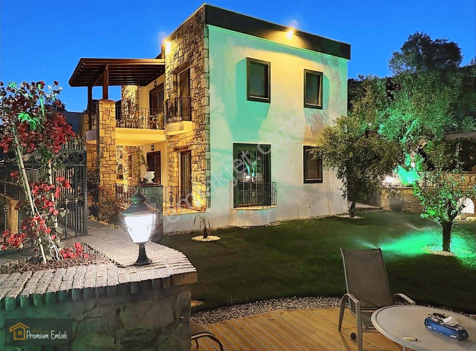Bodrum Merkezde Kale Deniz Manzaralı 500 Mt2 Müstakil Köşe Villa - Görsel 8