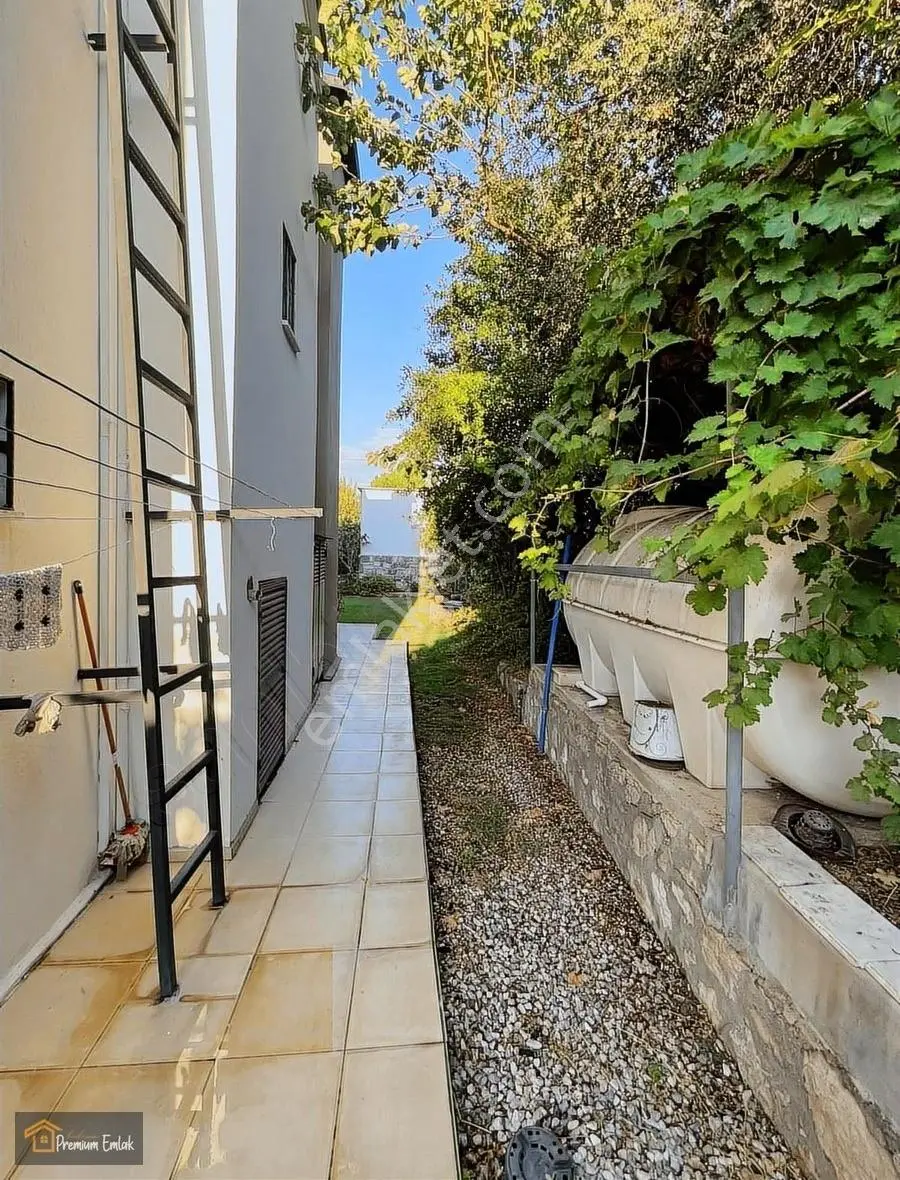 Bodrum Gölköyde 1350 Metre İçerisinde İskanlı 2 Villa 2 Dükkan - Görsel 14