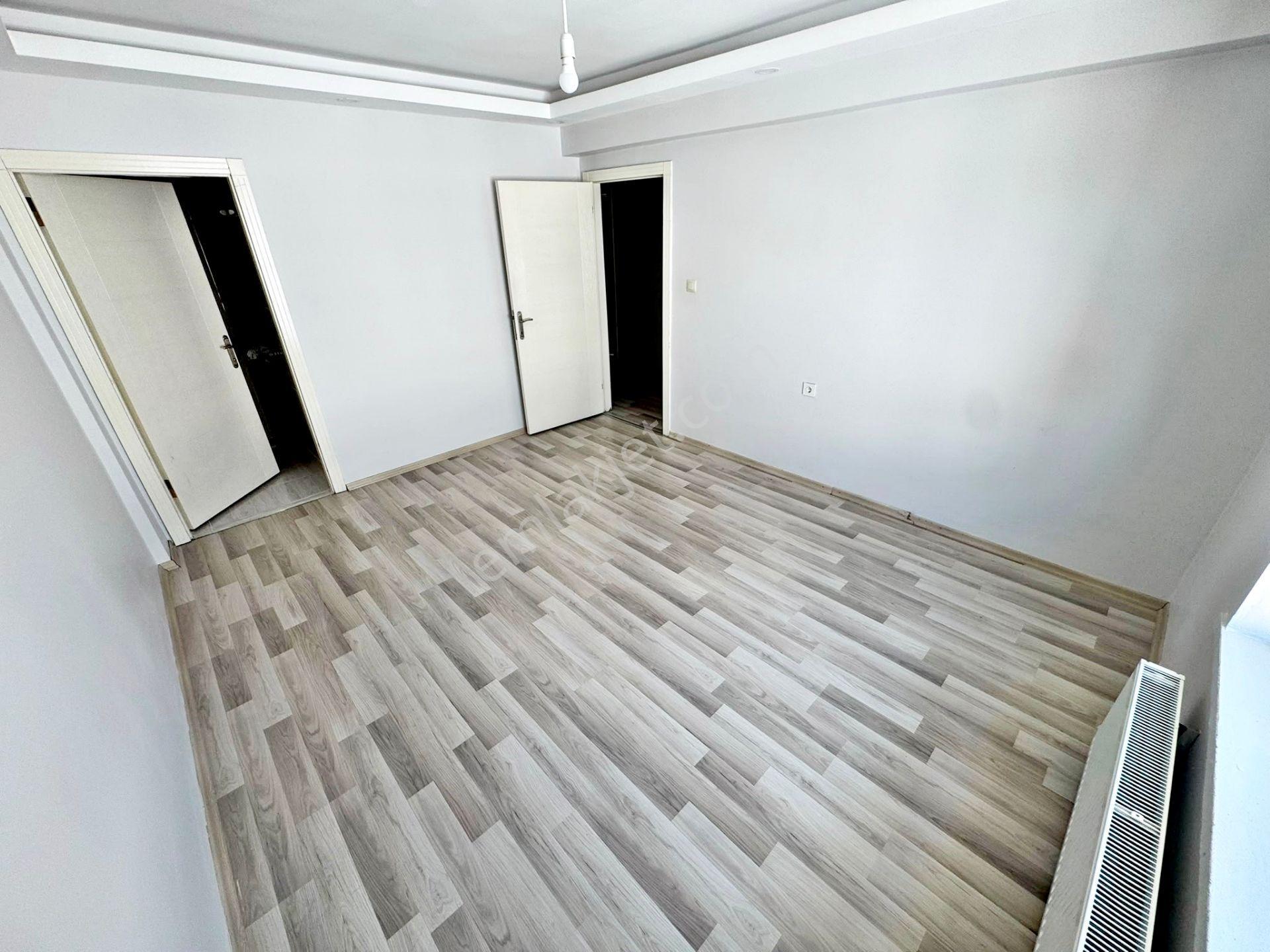 Cadde Yakını Merkezi Konum Yapılı Asansörlü Cam Balkonlu Çift Banyolu 3+1 Kiralık Daire - Görsel 19