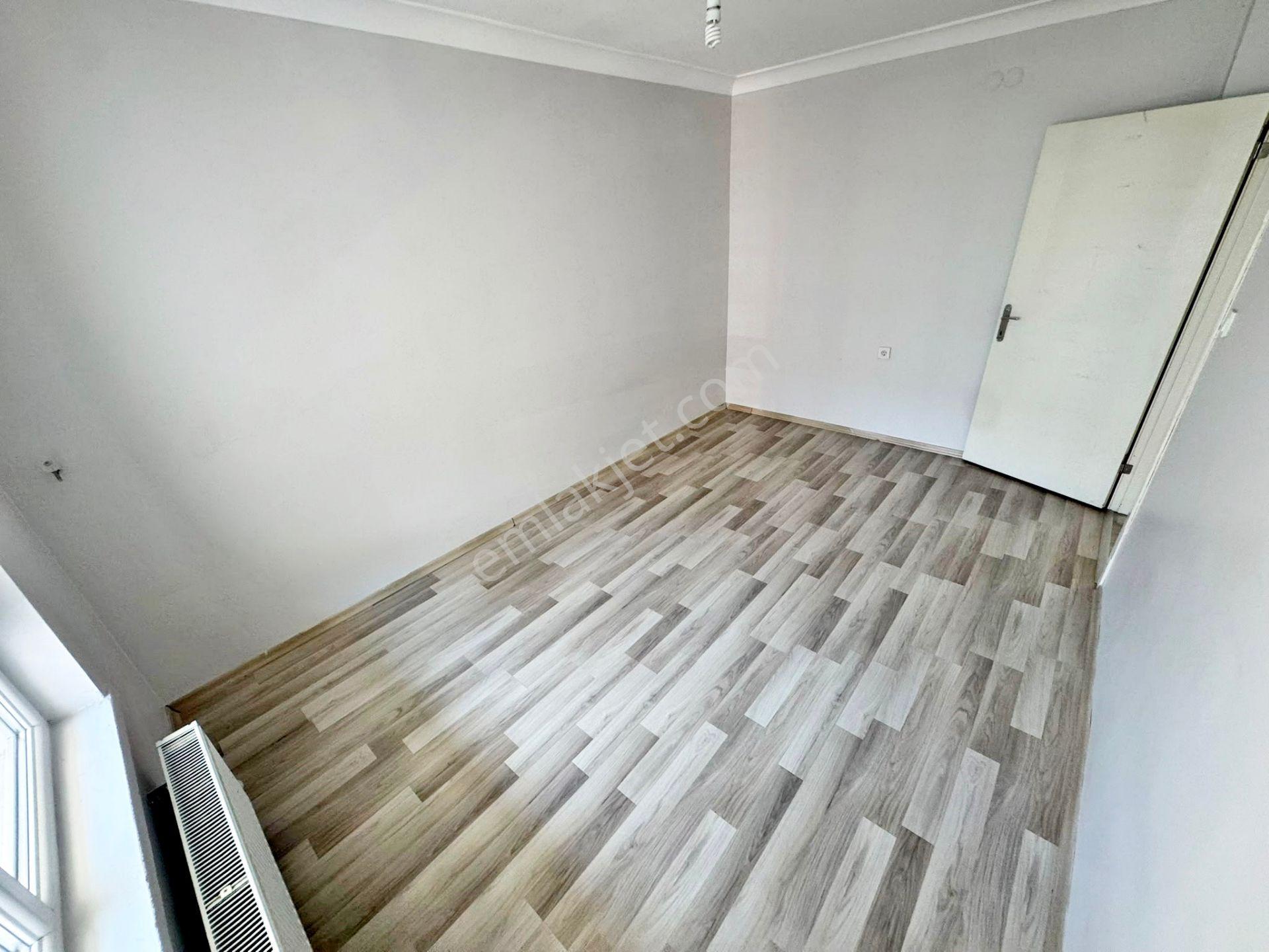 Cadde Yakını Merkezi Konum Yapılı Asansörlü Cam Balkonlu Çift Banyolu 3+1 Kiralık Daire - Görsel 13