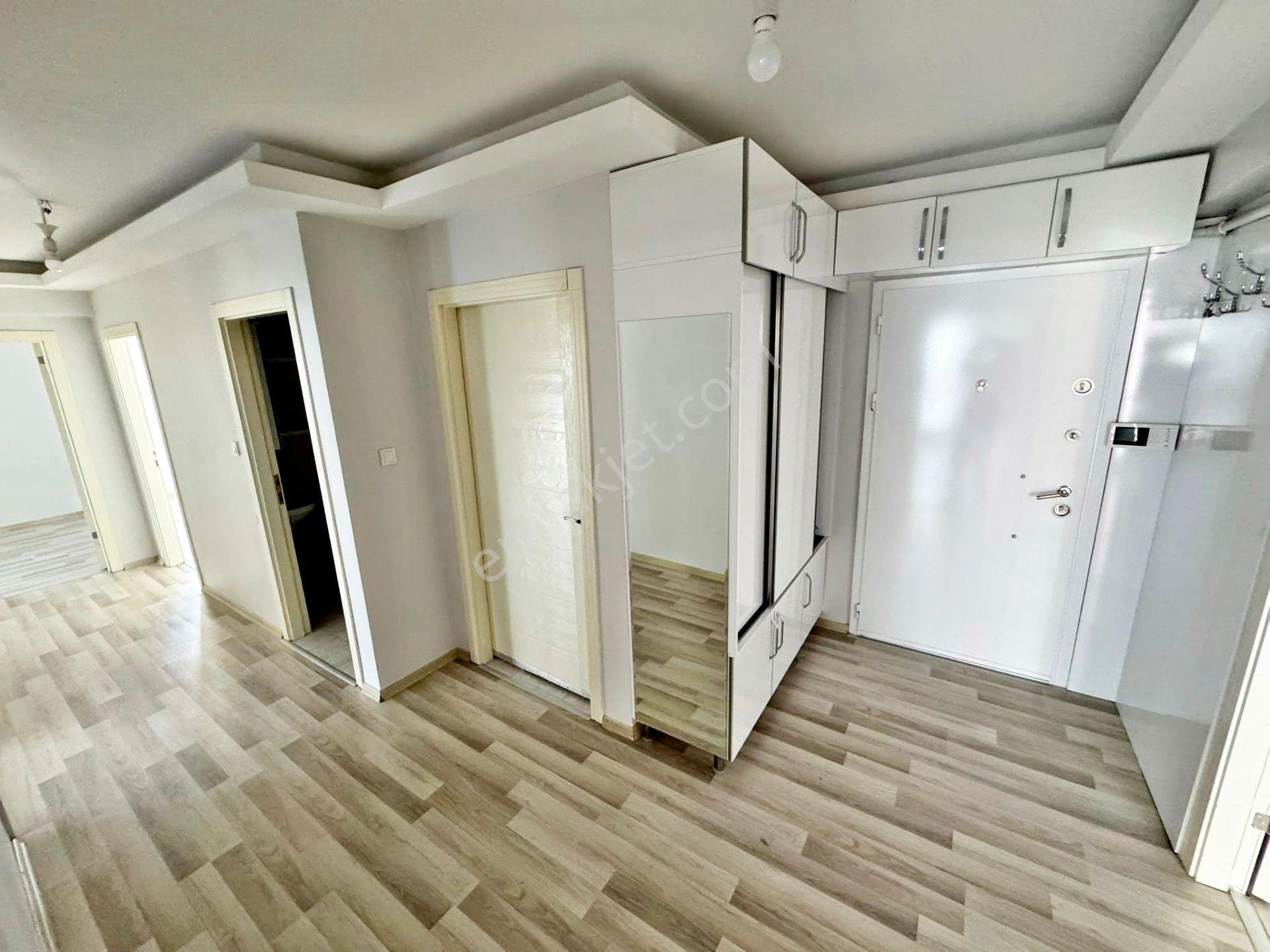 Cadde Yakını Merkezi Konum Yapılı Asansörlü Cam Balkonlu Çift Banyolu 3+1 Kiralık Daire - Görsel 27