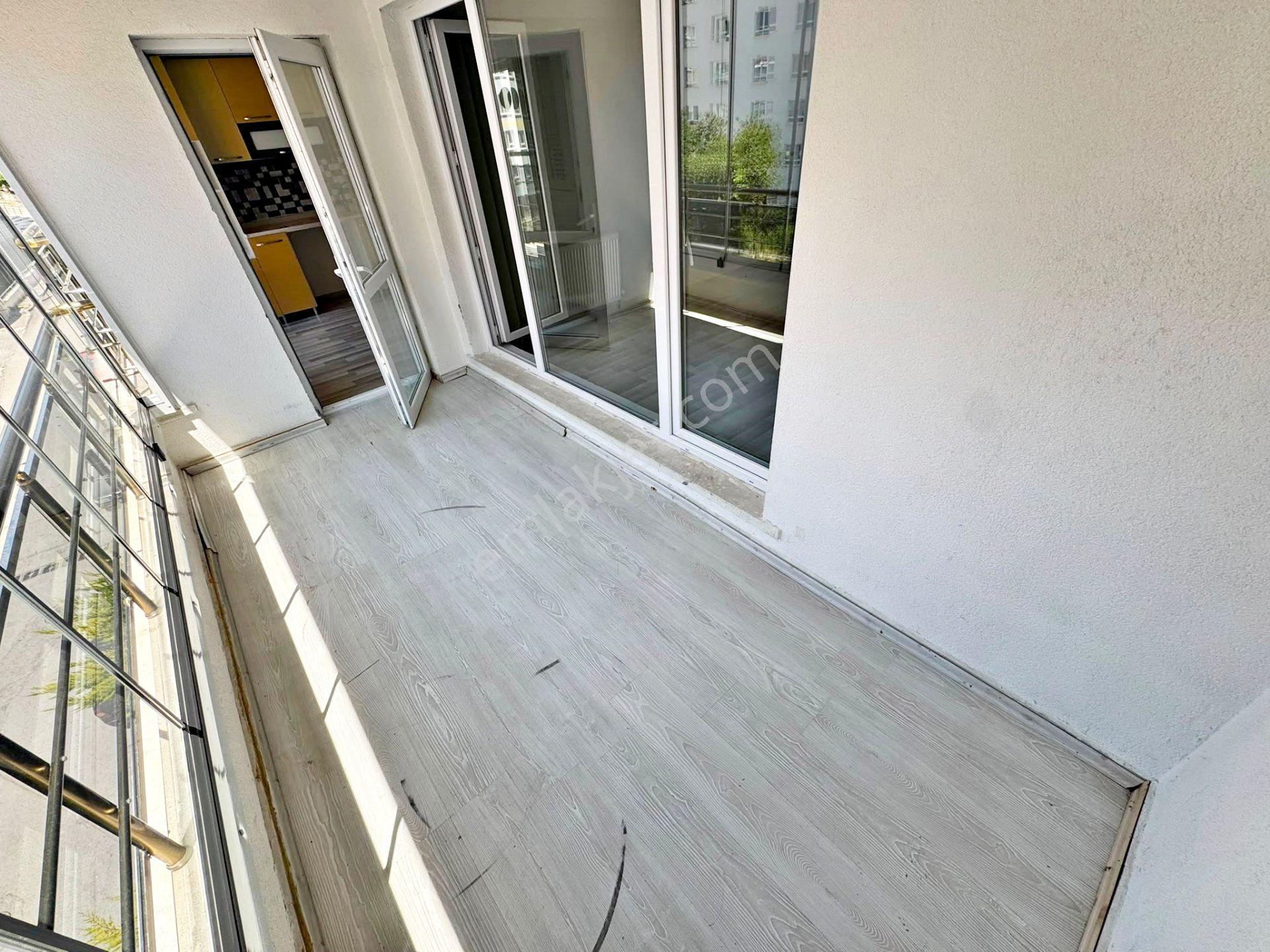 Cadde Yakını Merkezi Konum Yapılı Asansörlü Cam Balkonlu Çift Banyolu 3+1 Kiralık Daire - Görsel 31
