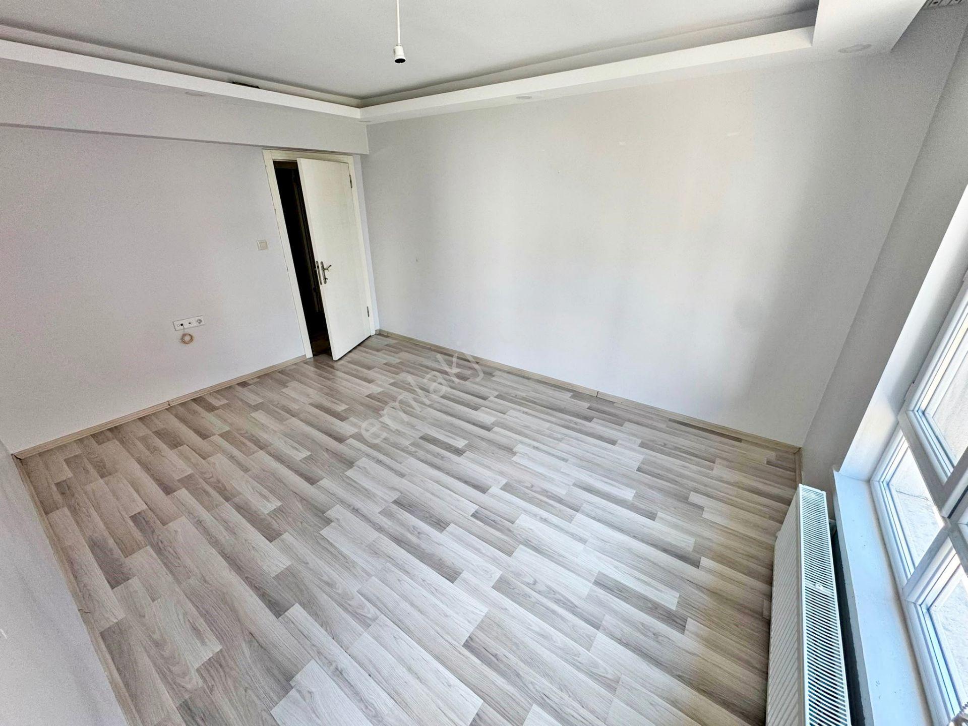 Cadde Yakını Merkezi Konum Yapılı Asansörlü Cam Balkonlu Çift Banyolu 3+1 Kiralık Daire - Görsel 7