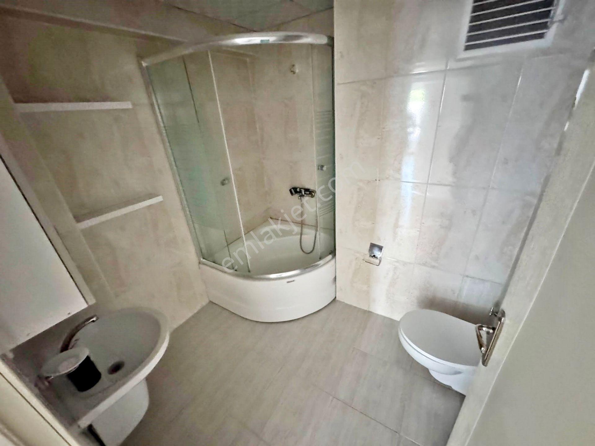 Cadde Yakını Merkezi Konum Yapılı Asansörlü Cam Balkonlu Çift Banyolu 3+1 Kiralık Daire - Görsel 29
