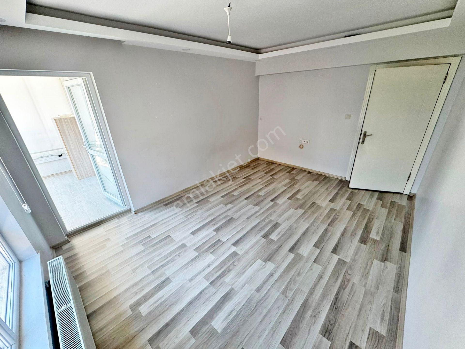 Cadde Yakını Merkezi Konum Yapılı Asansörlü Cam Balkonlu Çift Banyolu 3+1 Kiralık Daire - Görsel 10