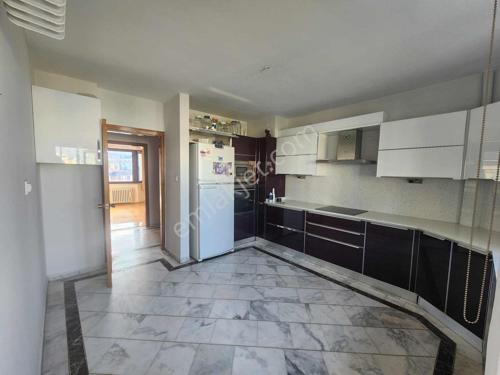 Ümitköy Metro Yakını Aykon Sitesi'nde 4+1 Kiralık Daire - Görsel 6