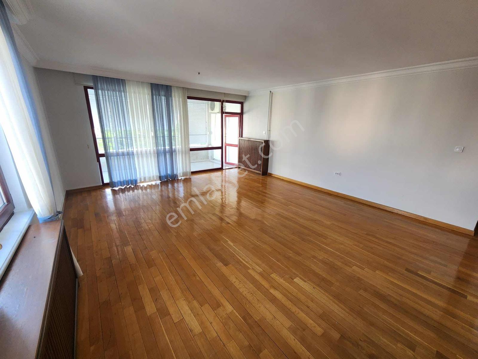 Ümitköy Metro Yakını Aykon Sitesi'nde 4+1 Kiralık Daire - Görsel 22