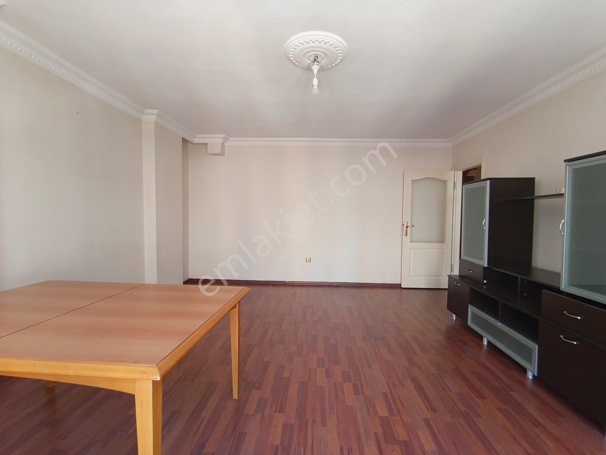 Çekmeköy Mimar Sinan Mh Kiralık 2+1 100m² Ara Kat Daire