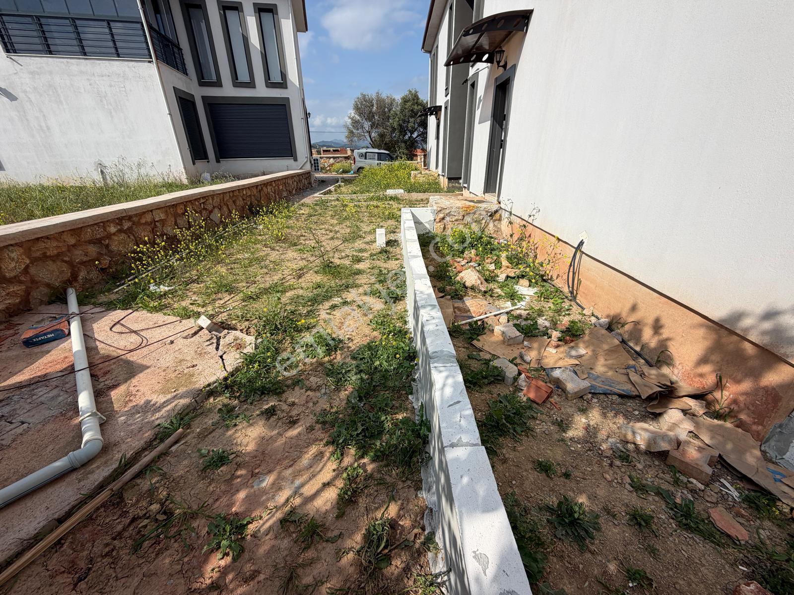 Seferihisar'da:güneş Enerjili,yerden Isıtmalı,full Eşyalı Satılık 3+1 Villa - Görsel 2