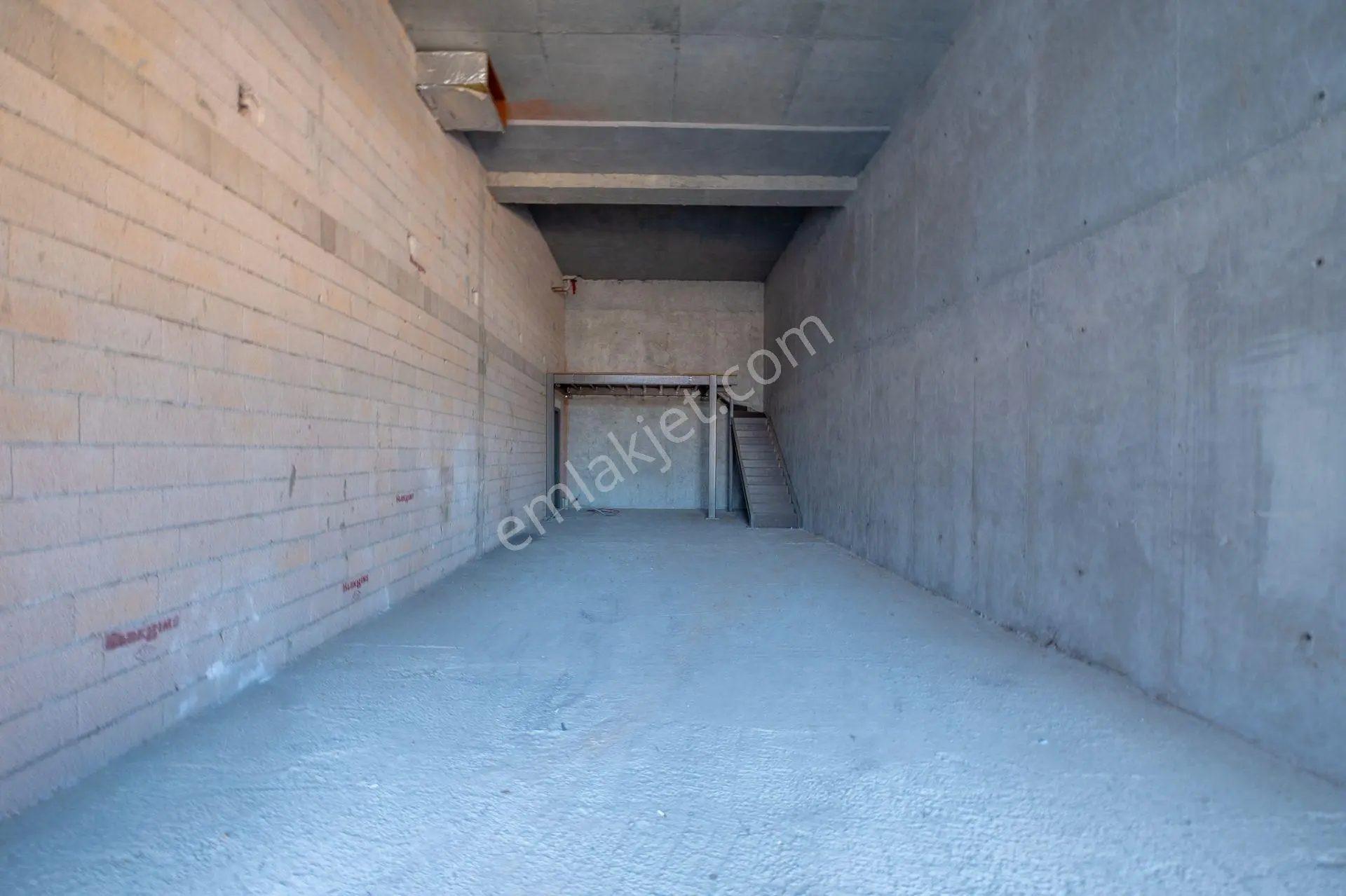 Sinpaş Finans Şehir Cadde Üstü Kiralık 100 M2 Dükkan - Görsel 3