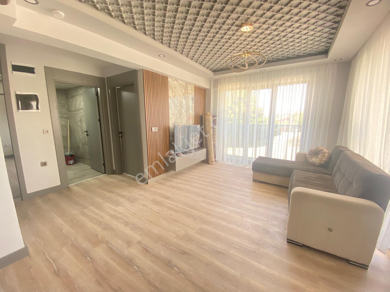 Alaçatı'dan İncek'te Bulvar Yakını Eşyalı 1+1 Kiralık Daire - Görsel 21