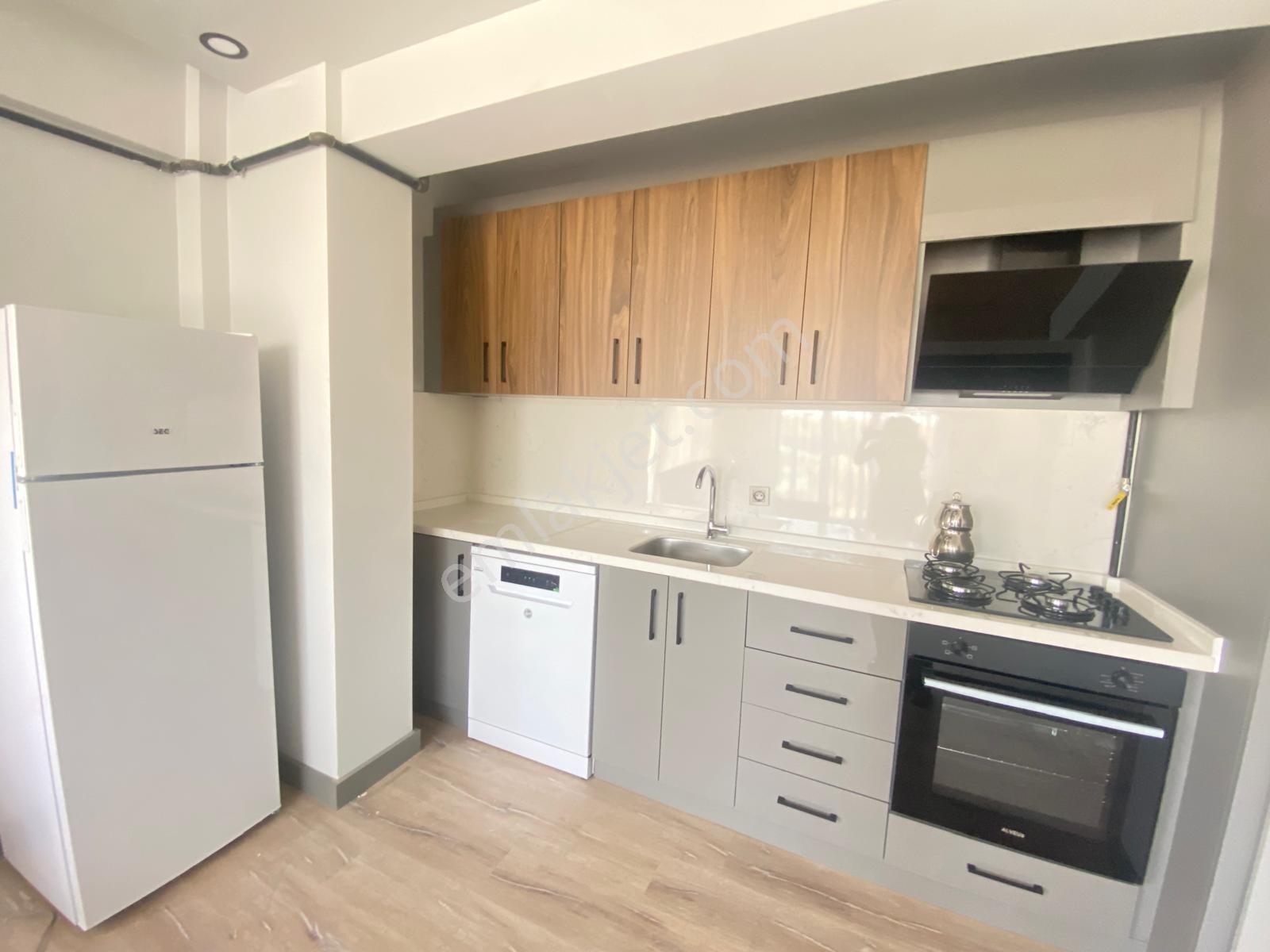 Alaçatı'dan İncek'te Bulvar Yakını Eşyalı 1+1 Kiralık Daire - Görsel 13