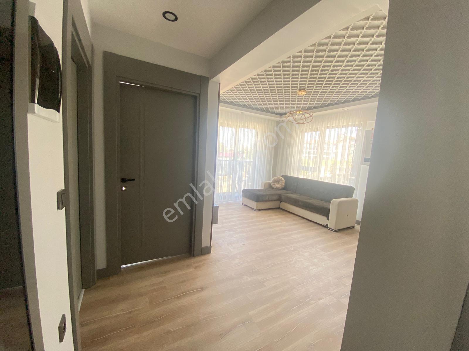 Alaçatı'dan İncek'te Bulvar Yakını Eşyalı 1+1 Kiralık Daire - Görsel 15