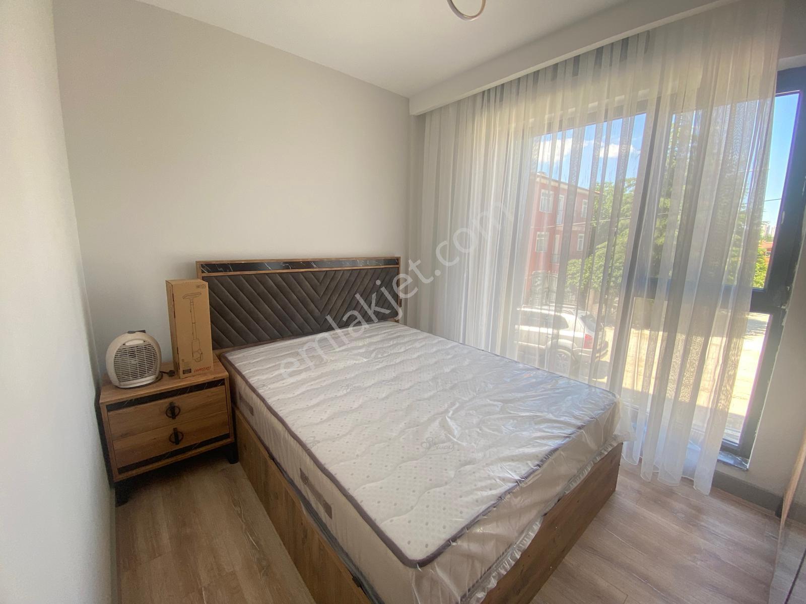 Alaçatı'dan İncek'te Bulvar Yakını Eşyalı 1+1 Kiralık Daire - Görsel 8
