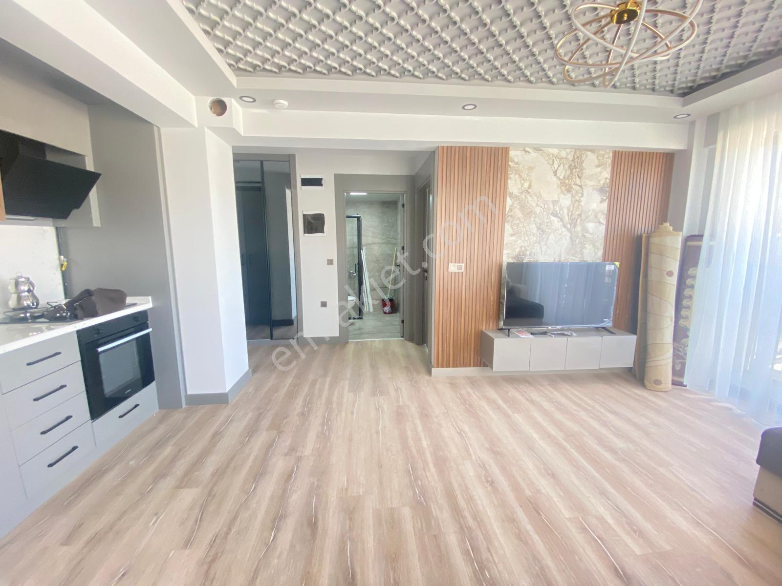 Alaçatı'dan İncek'te Bulvar Yakını Eşyalı 1+1 Kiralık Daire - Görsel 23