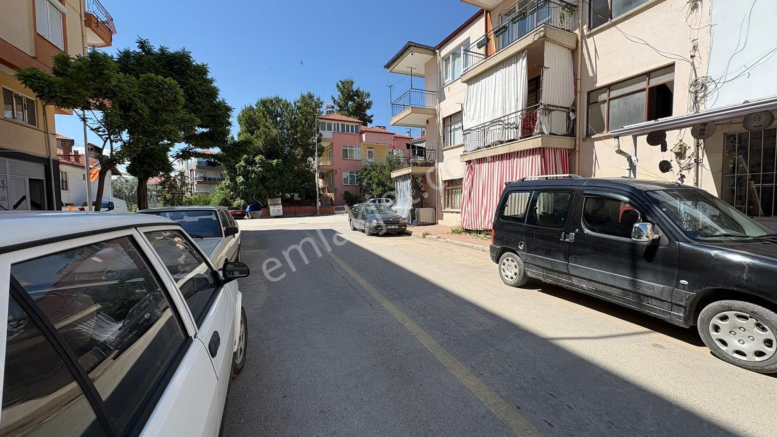Arif Emlaktan Satılık Çarşı Merkezinde 3+1 Doğalgazlı Daire - Görsel 16