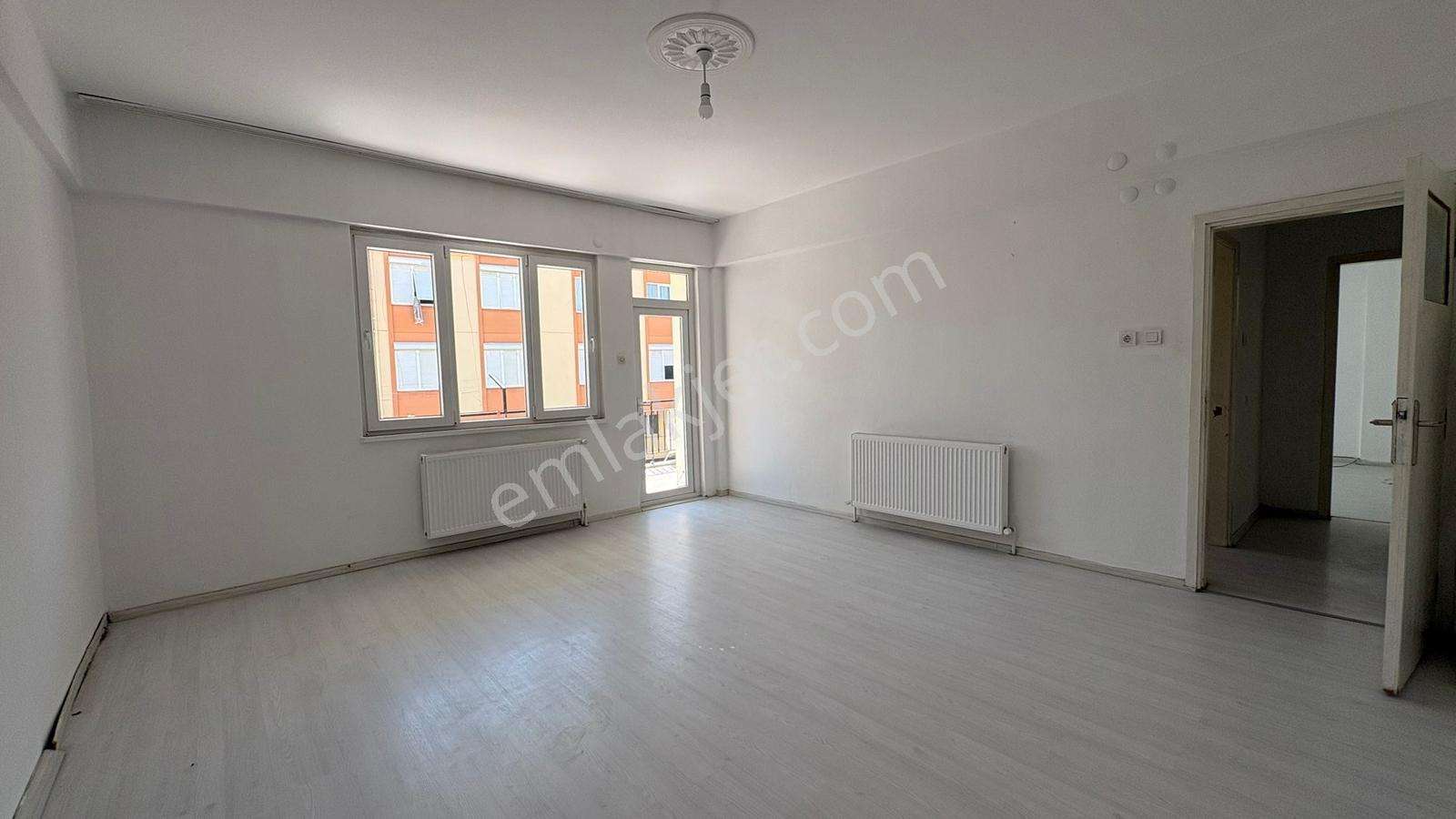 Arif Emlaktan Satılık Çarşı Merkezinde 3+1 Doğalgazlı Daire - Görsel 23