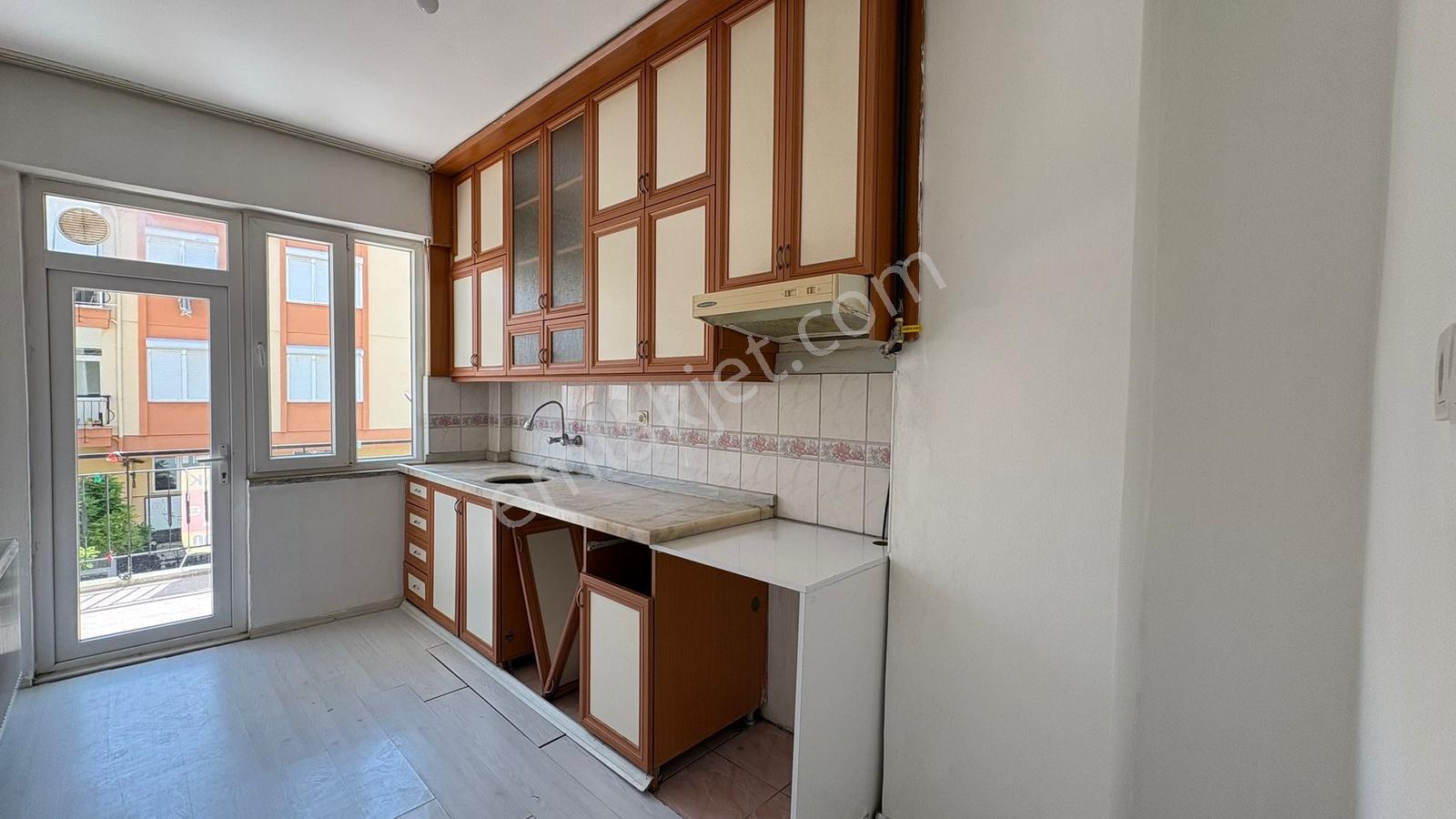 Arif Emlaktan Satılık Çarşı Merkezinde 3+1 Doğalgazlı Daire - Görsel 12