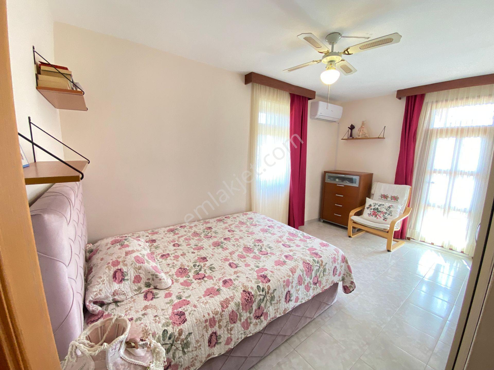 Seferihisar Erdem Tur Sitesi’nde Havuzlu Ve Güvenlikli Müstakil Konfor Satılık 3+1 Villa - Görsel 25