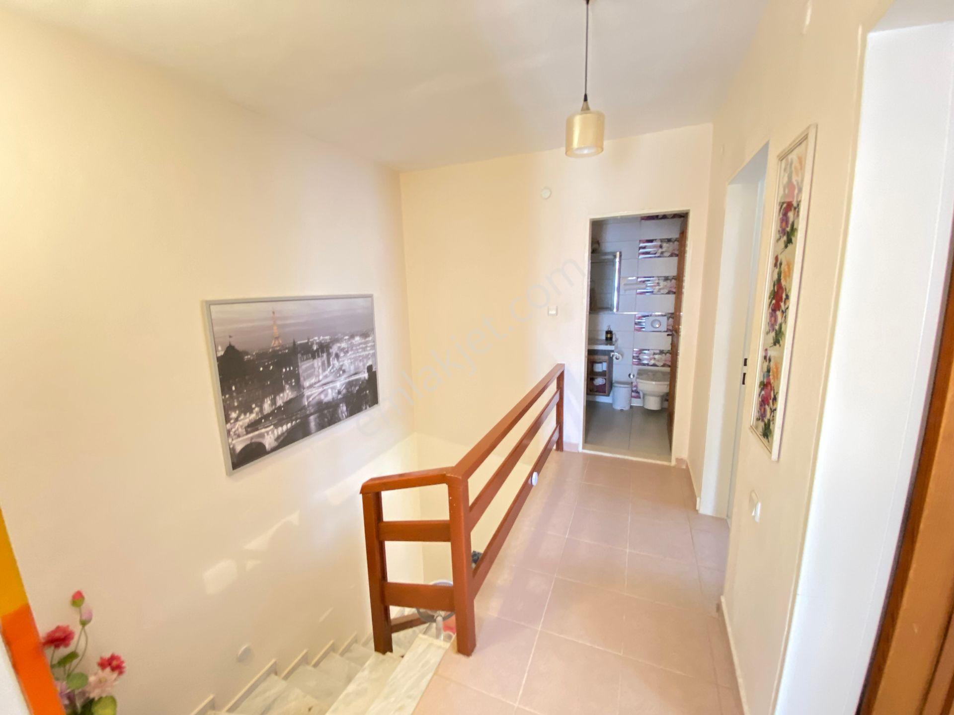 Seferihisar Erdem Tur Sitesi’nde Havuzlu Ve Güvenlikli Müstakil Konfor Satılık 3+1 Villa - Görsel 31
