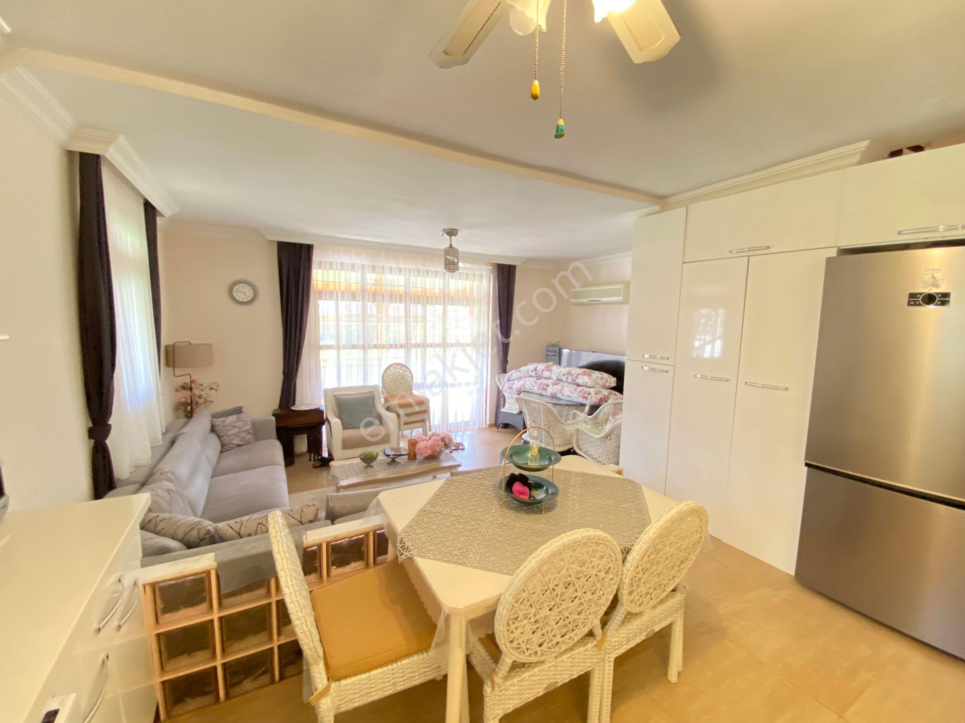 Seferihisar Erdem Tur Sitesi’nde Havuzlu Ve Güvenlikli Müstakil Konfor Satılık 3+1 Villa - Görsel 12