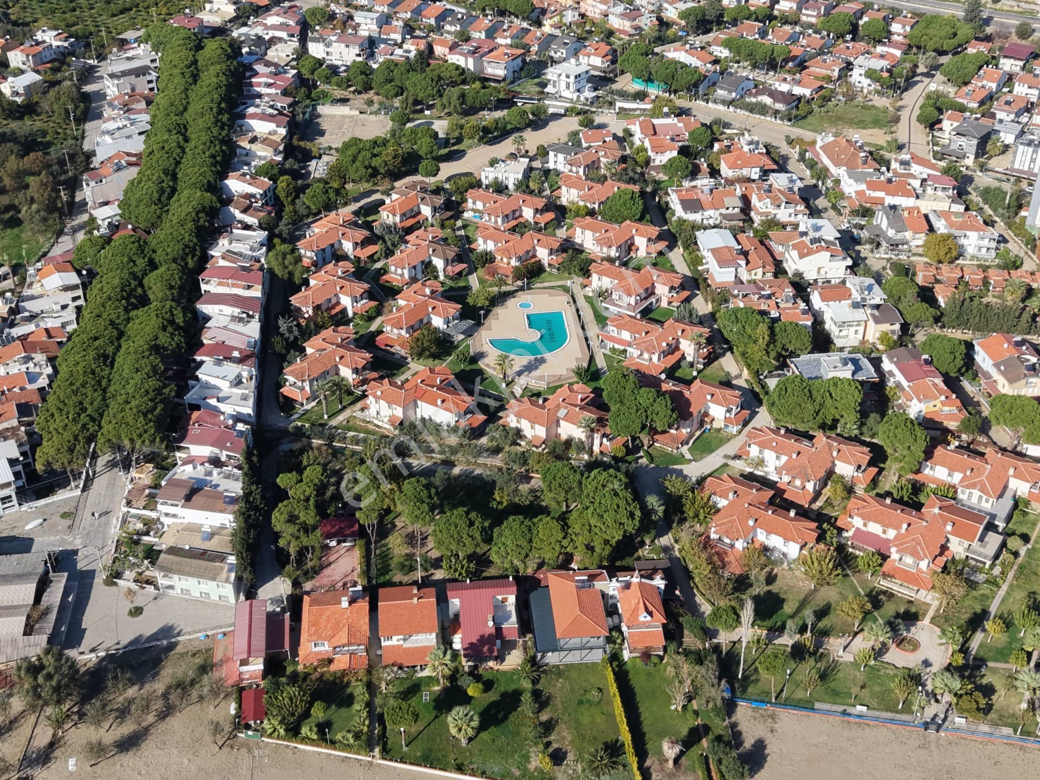 Seferihisar Erdem Tur Sitesi’nde Havuzlu Ve Güvenlikli Müstakil Konfor Satılık 3+1 Villa - Görsel 2