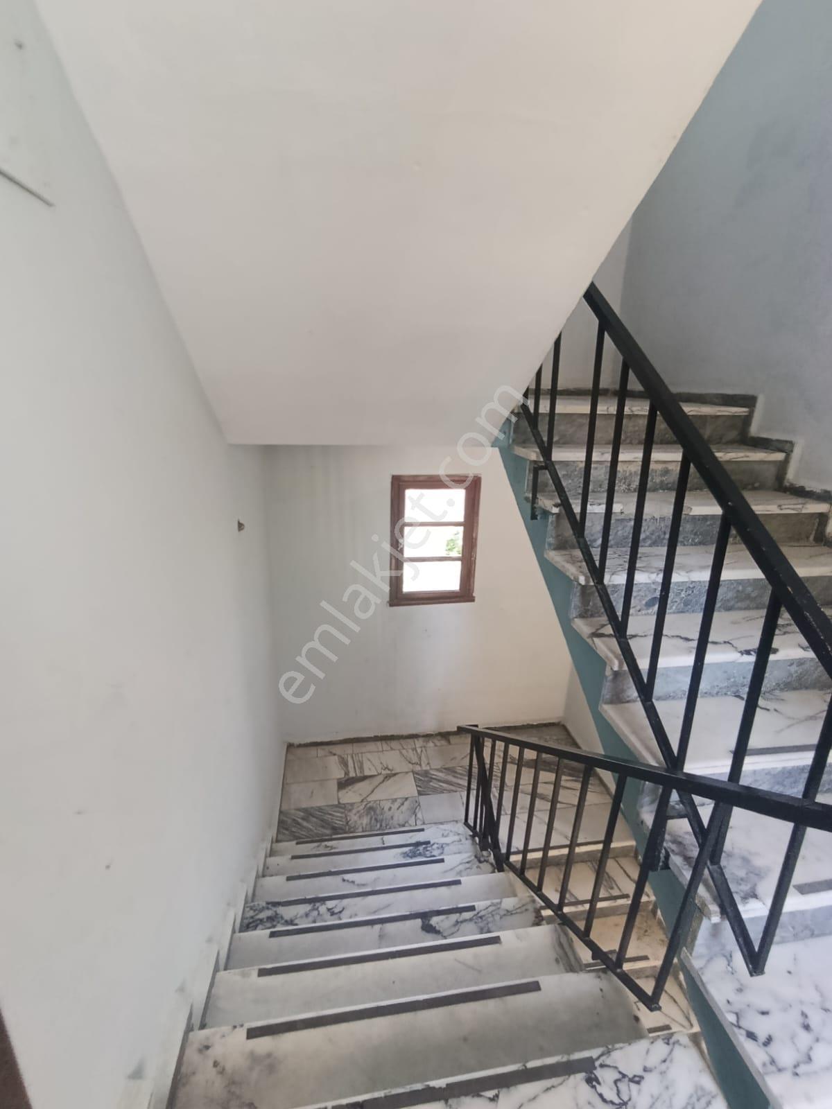 Kuşadası Kadınlar Plajına Yakın Satılık 2+1 Daire - Görsel 8