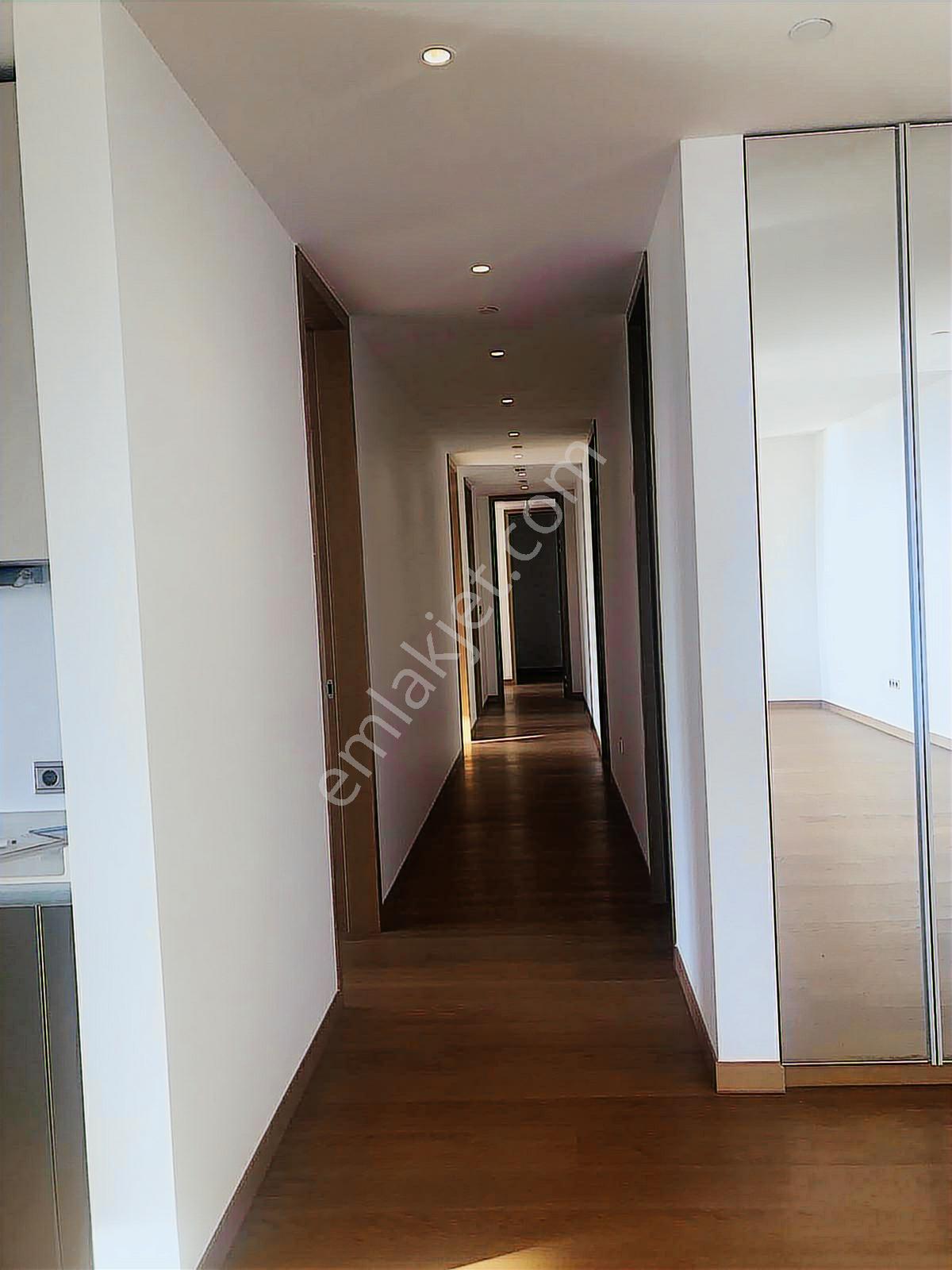 Zorlu Center Da 5+1 340 M2 Eşsiz Boğaz Manzarali Yoo İstanbul - Görsel 9