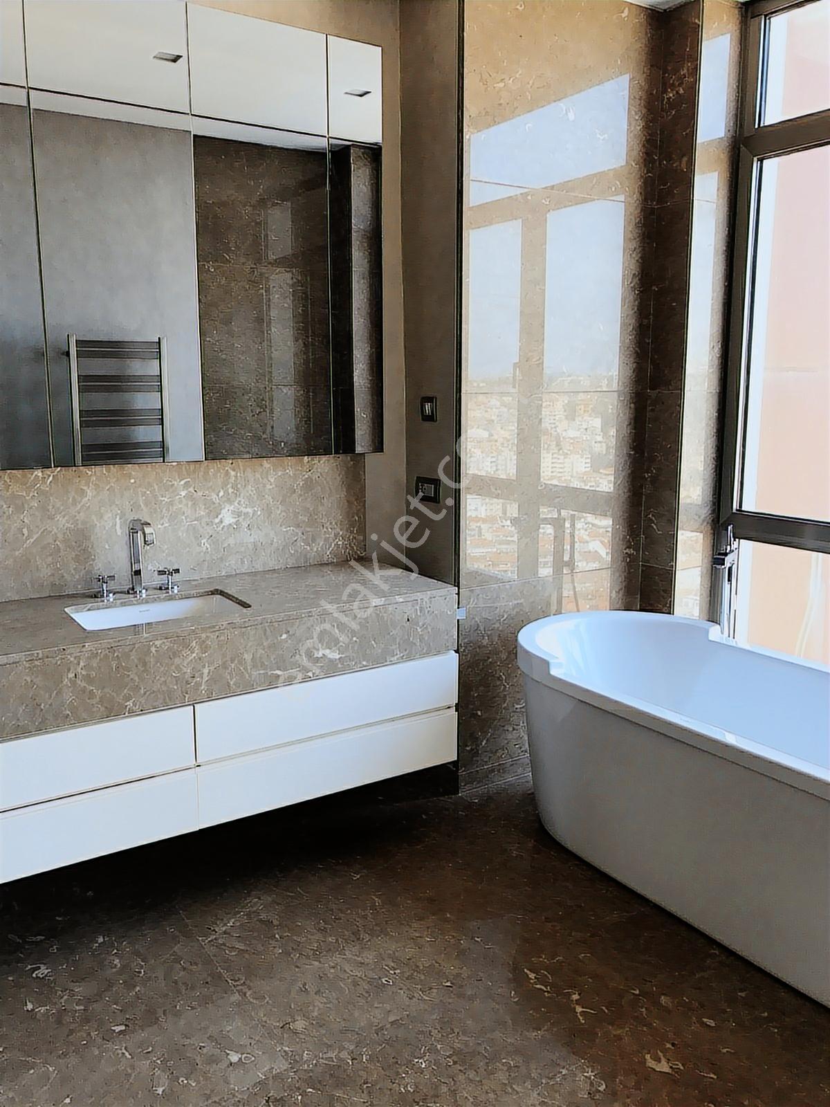 Maçka Armani Boğaz Manzaralı Kiralık Teraslı 4+1 Lüks Daire - Görsel 22