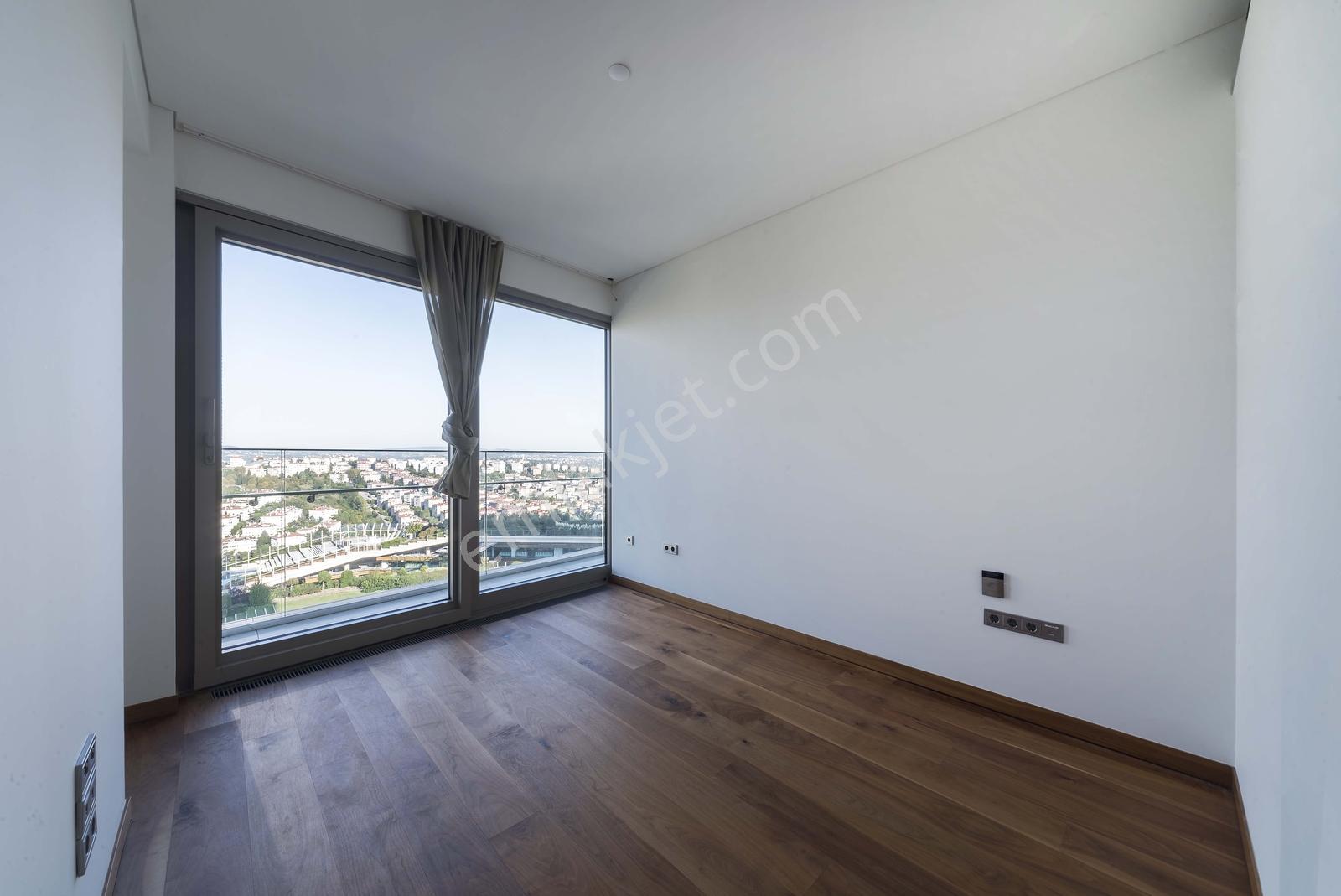 Zorlu Center Da 300 M2 Yüksek Kat Boğaz Manzaralı 4+1 Satılık - Görsel 15