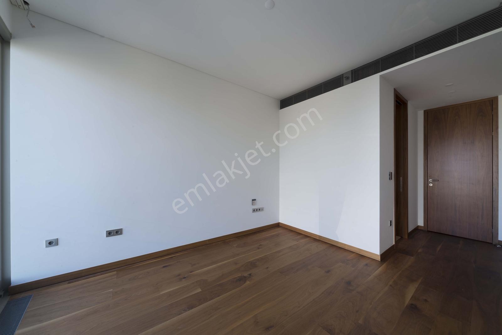 Zorlu Center Da 300 M2 Yüksek Kat Boğaz Manzaralı 4+1 Satılık - Görsel 16