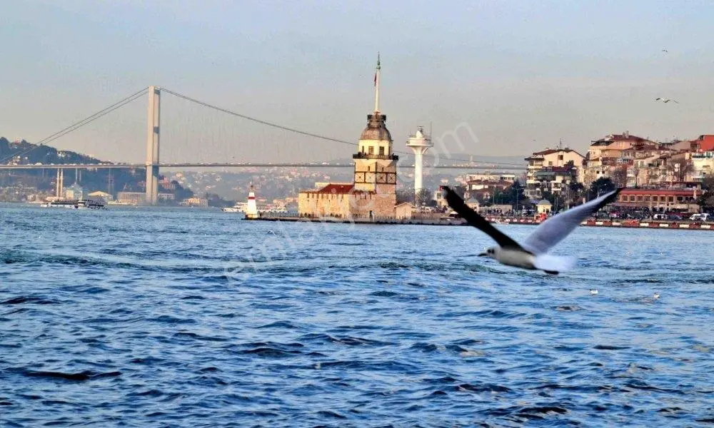 Yeniköy'de Full Boğaz Manzaralı Bahçeli Garajlı Satılık Yalı