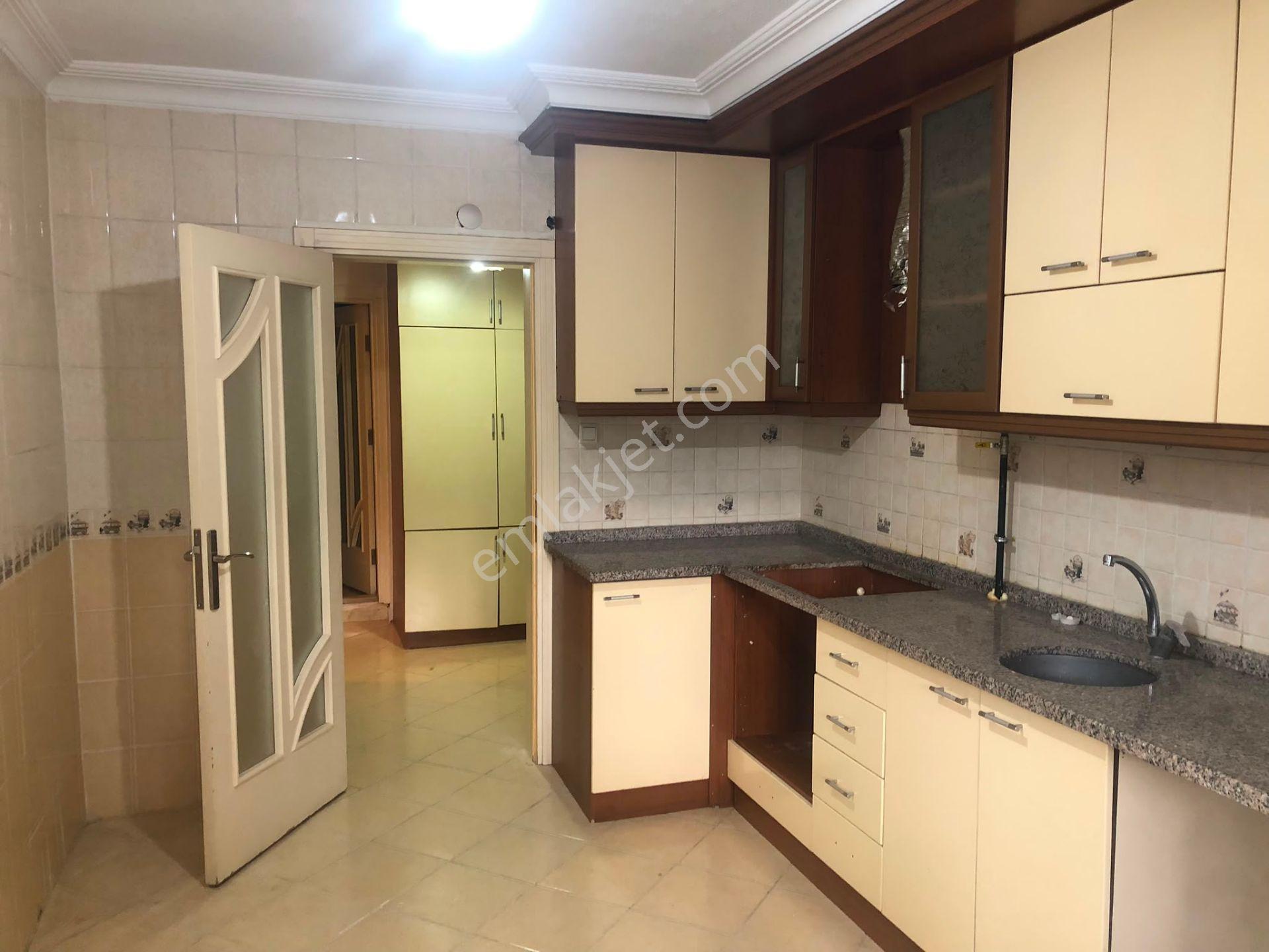 Sahibinden Anayol Üzerinde Doğalgazlı 3+1 Daire