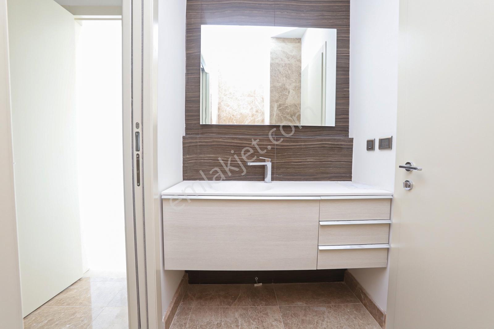 Çiftçi Towers'da Essız Manzaralı 4,5+1 Kiralık Daire - Görsel 11