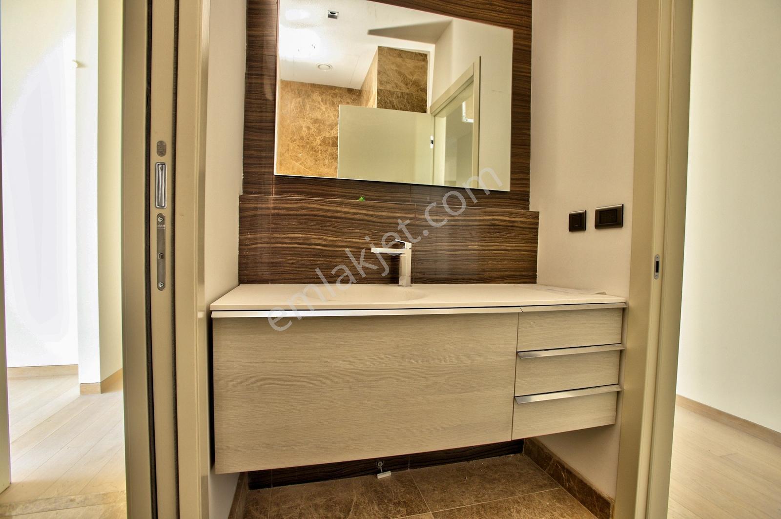 Zorlu Yanı Çiftçi Towers'ta 1.kulede Yüksek Kat Satılık 3+1 - Görsel 2