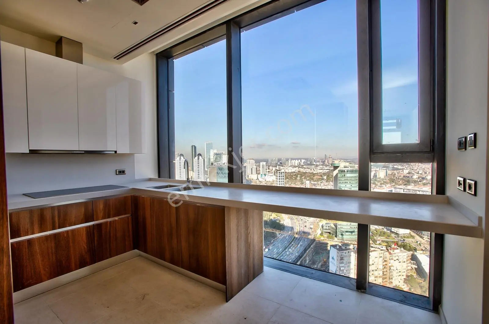 Zorlu Yanı Çiftçi Towers'ta 1.kulede Yüksek Kat Satılık 3+1 - Görsel 4