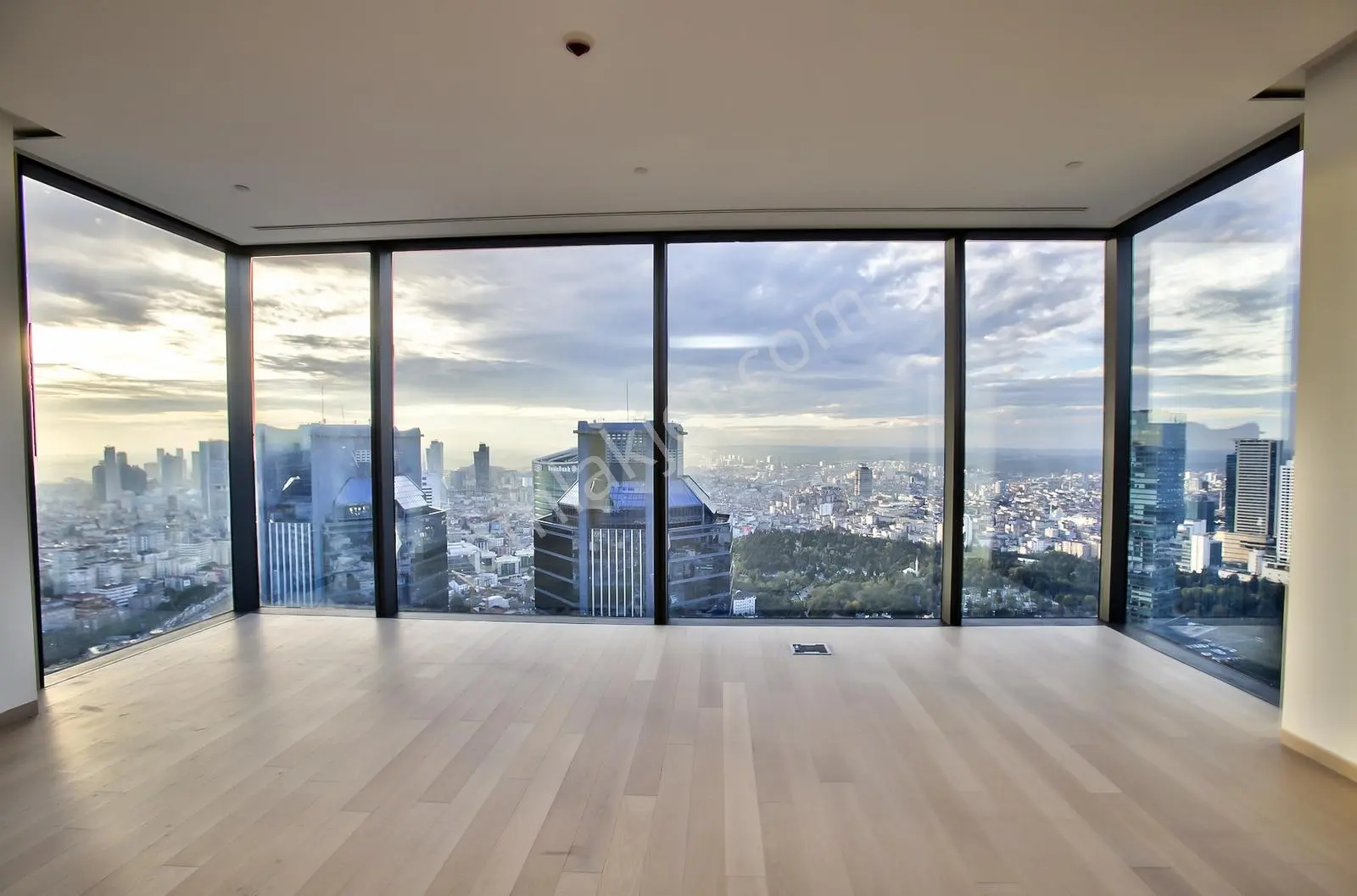 Çiftçi Towers'ta 1.kulede Yüksek Kat Manzaralı Satılık 4,5+1 - Görsel 6