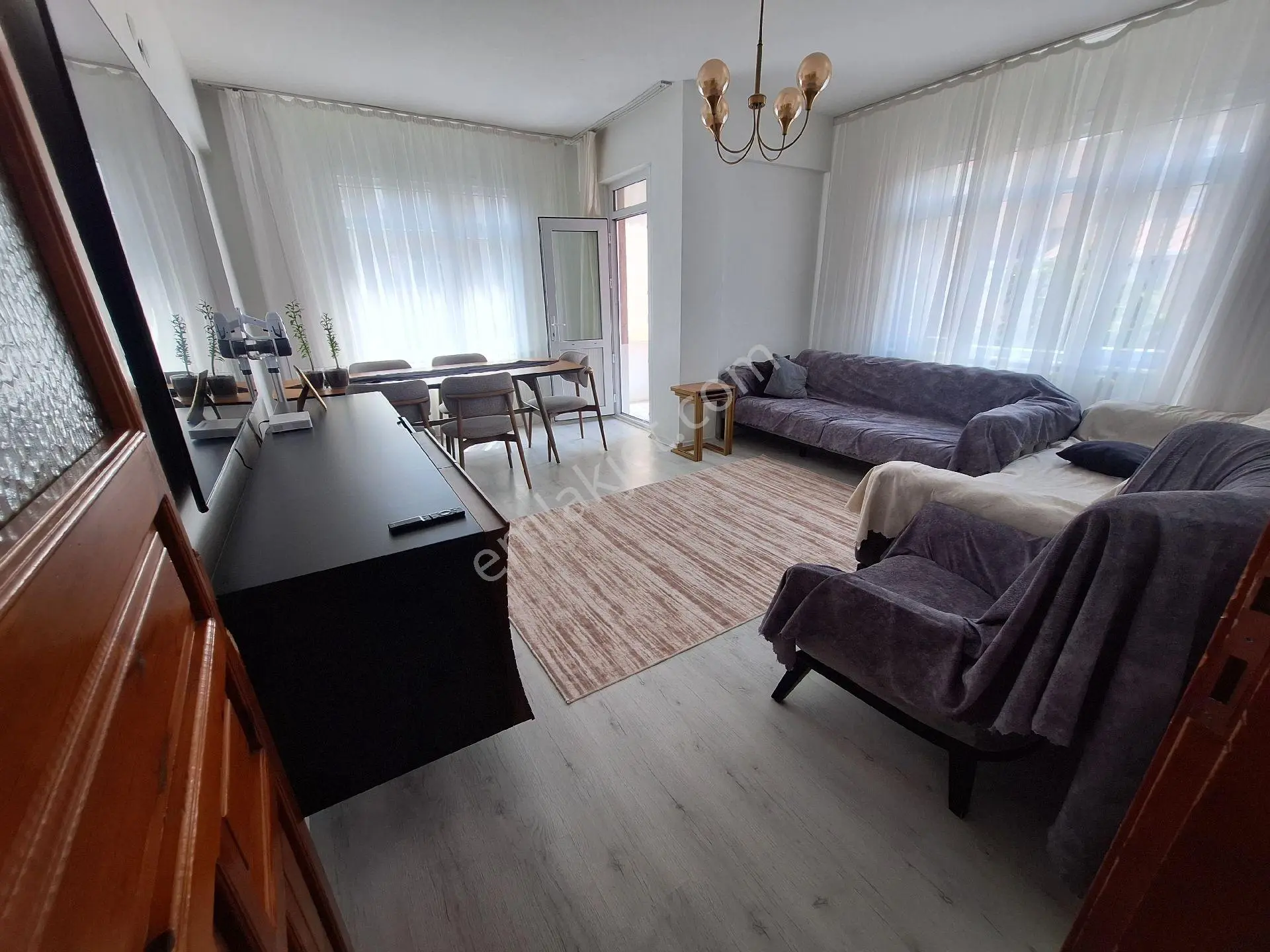 Pendik Çamçeşme Mahallesin'de Satılık 3+1 Daire Merkez'de Asansörlü