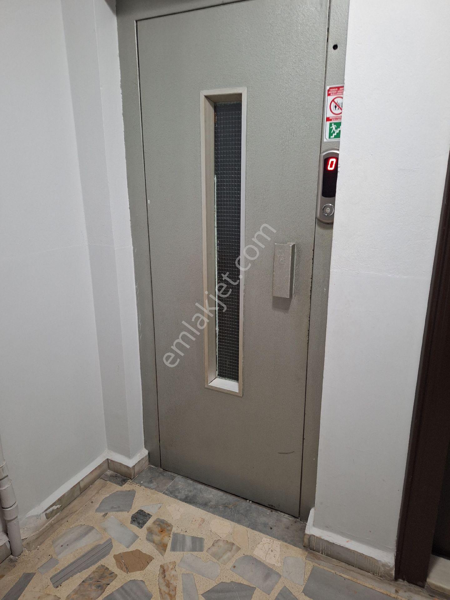 Pendik Çamçeşme Mahallesin'de Satılık 3+1 Daire Merkez'de Asansörlü - Görsel 14