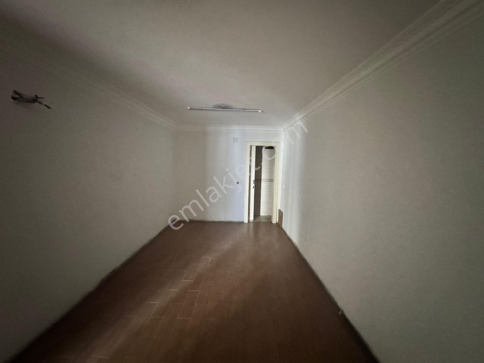 Akdeniz İstiklal Cad. İş Merkezinde Satılık 4+1 Ofis Büro - Görsel 18