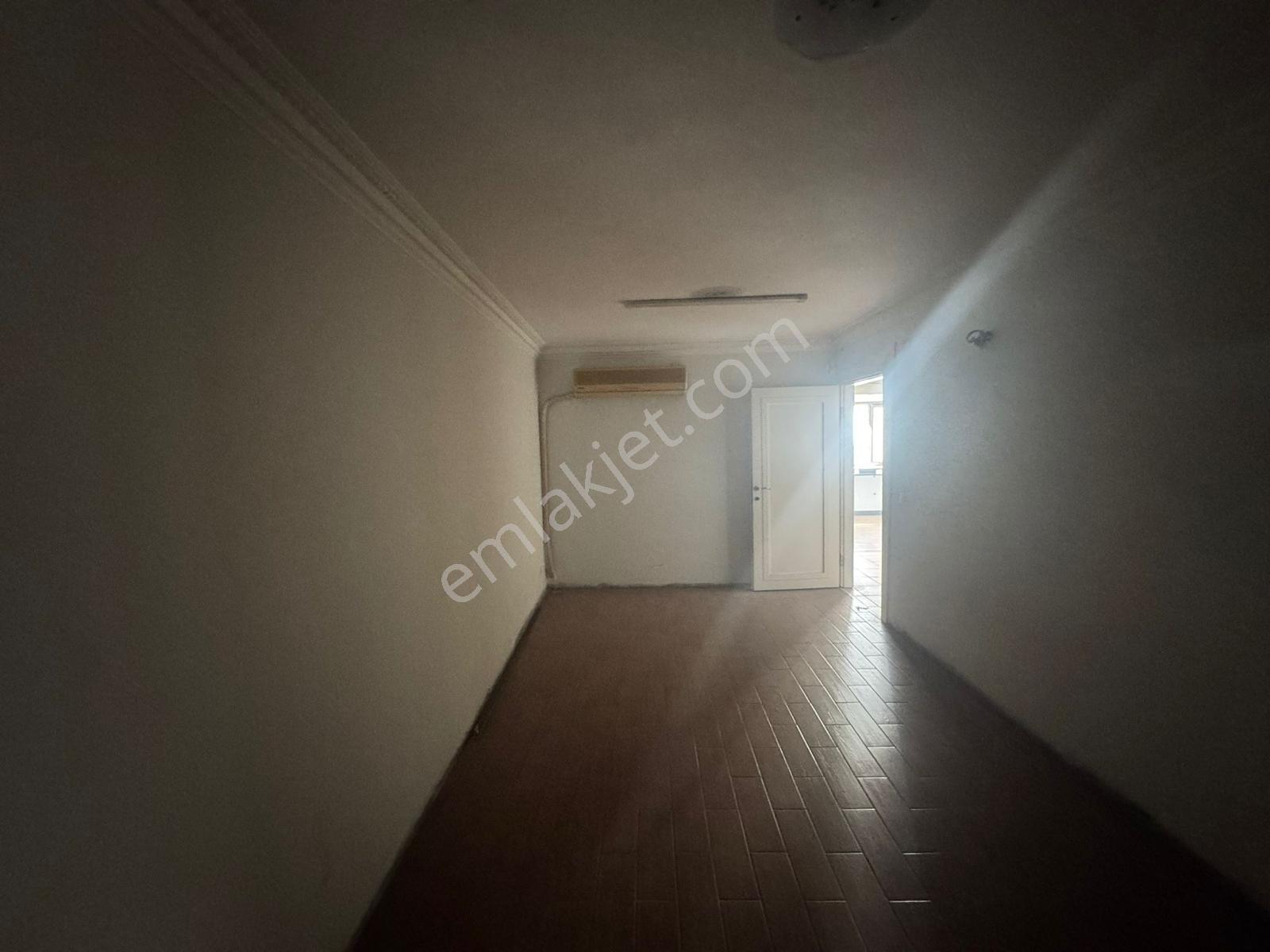 Akdeniz İstiklal Cad. İş Merkezinde Satılık 4+1 Ofis Büro - Görsel 14