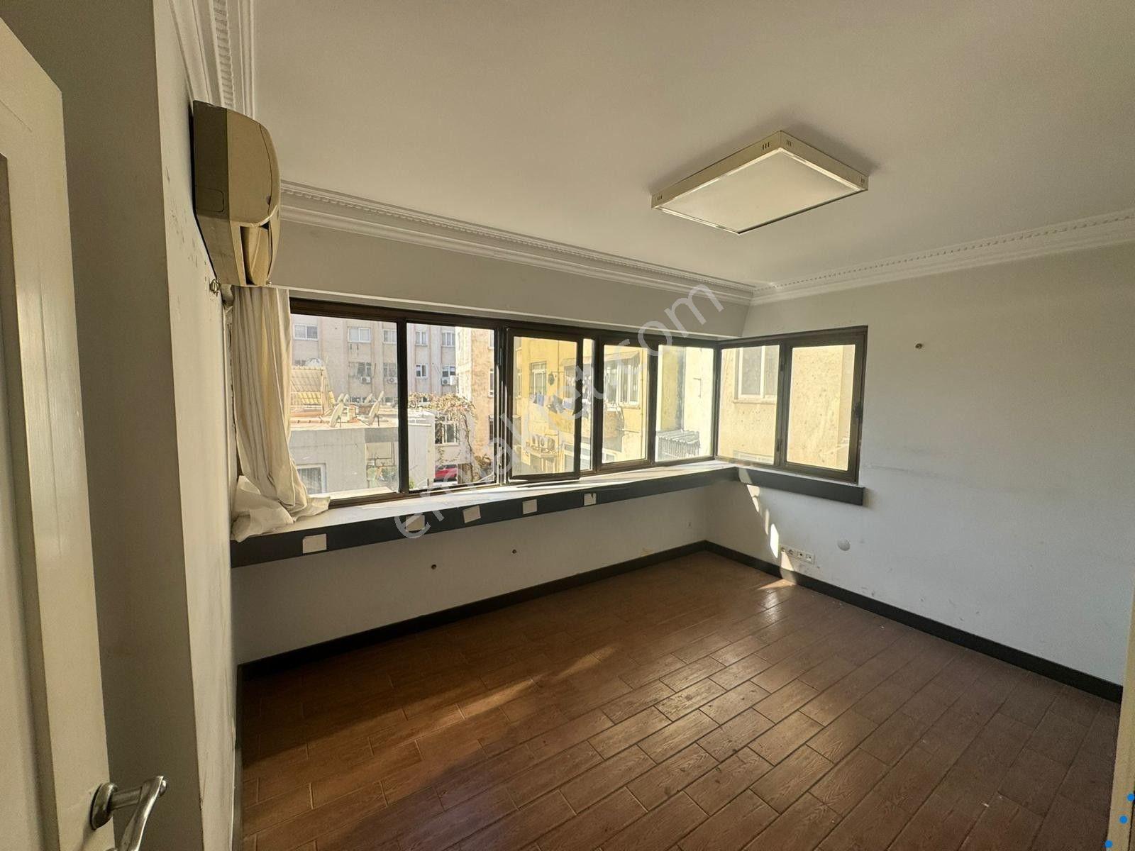 Akdeniz İstiklal Cad. İş Merkezinde Satılık 4+1 Ofis Büro - Görsel 11
